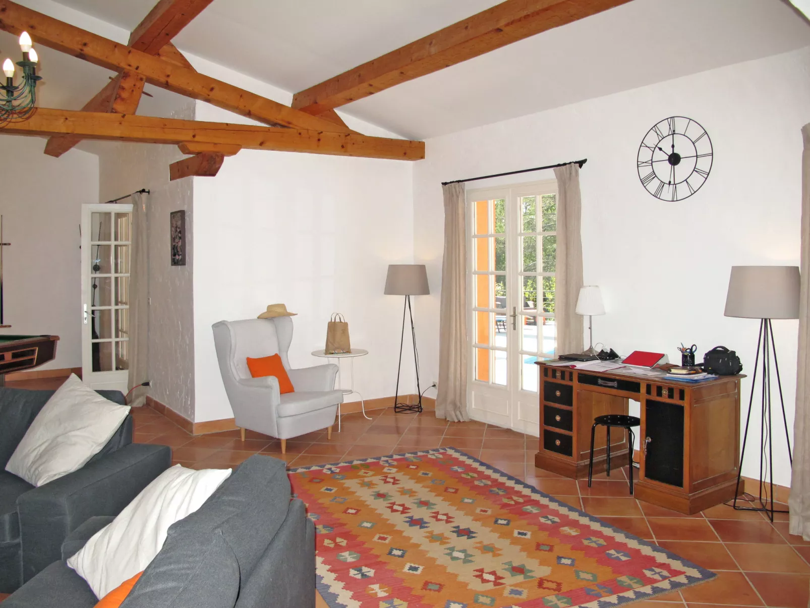 Micocoulier-Inside