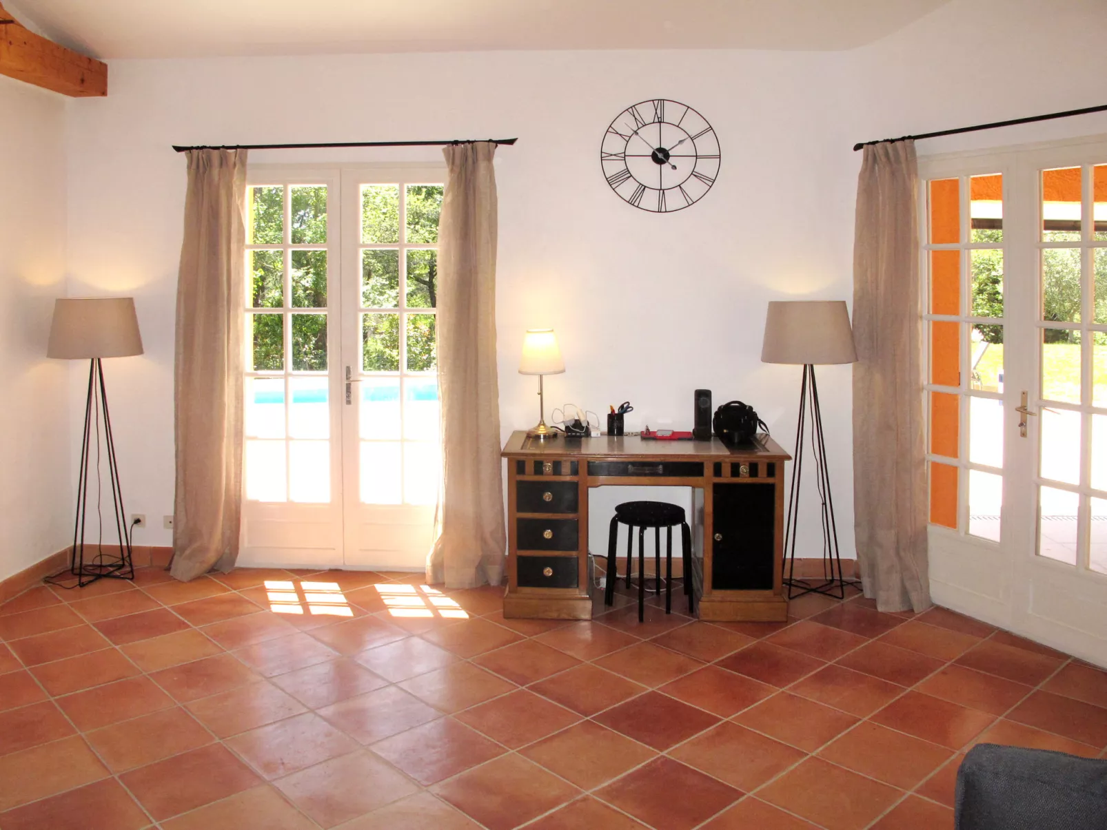 Micocoulier-Inside