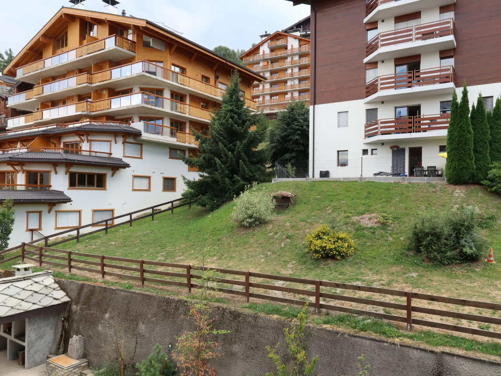 Coeur des Alpes 301-Outside