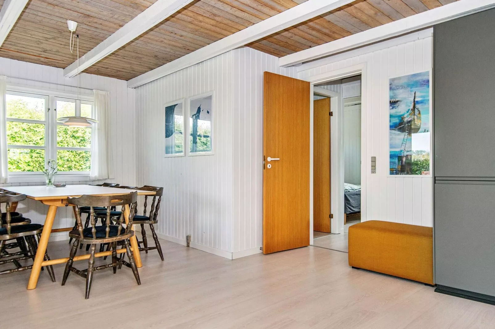 Renovated Waterfront Retreat-By Traum-Indoor