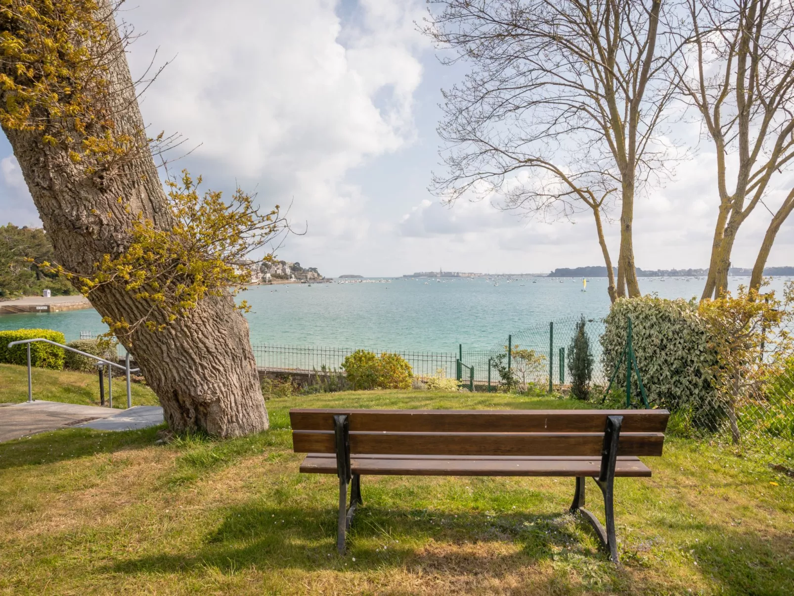 Le Parc du Prieuré-Outside