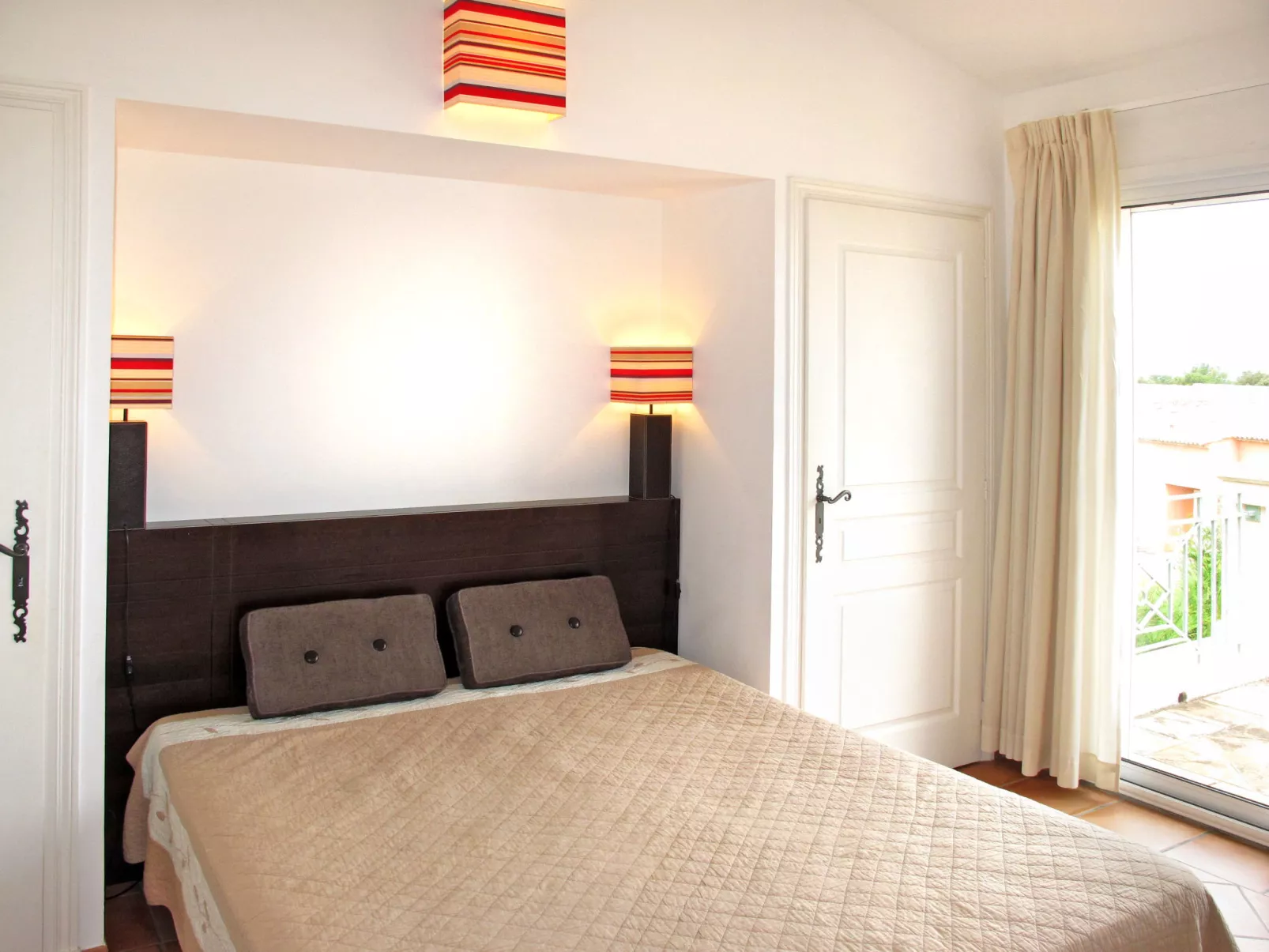Green Bastide M46P-Inside