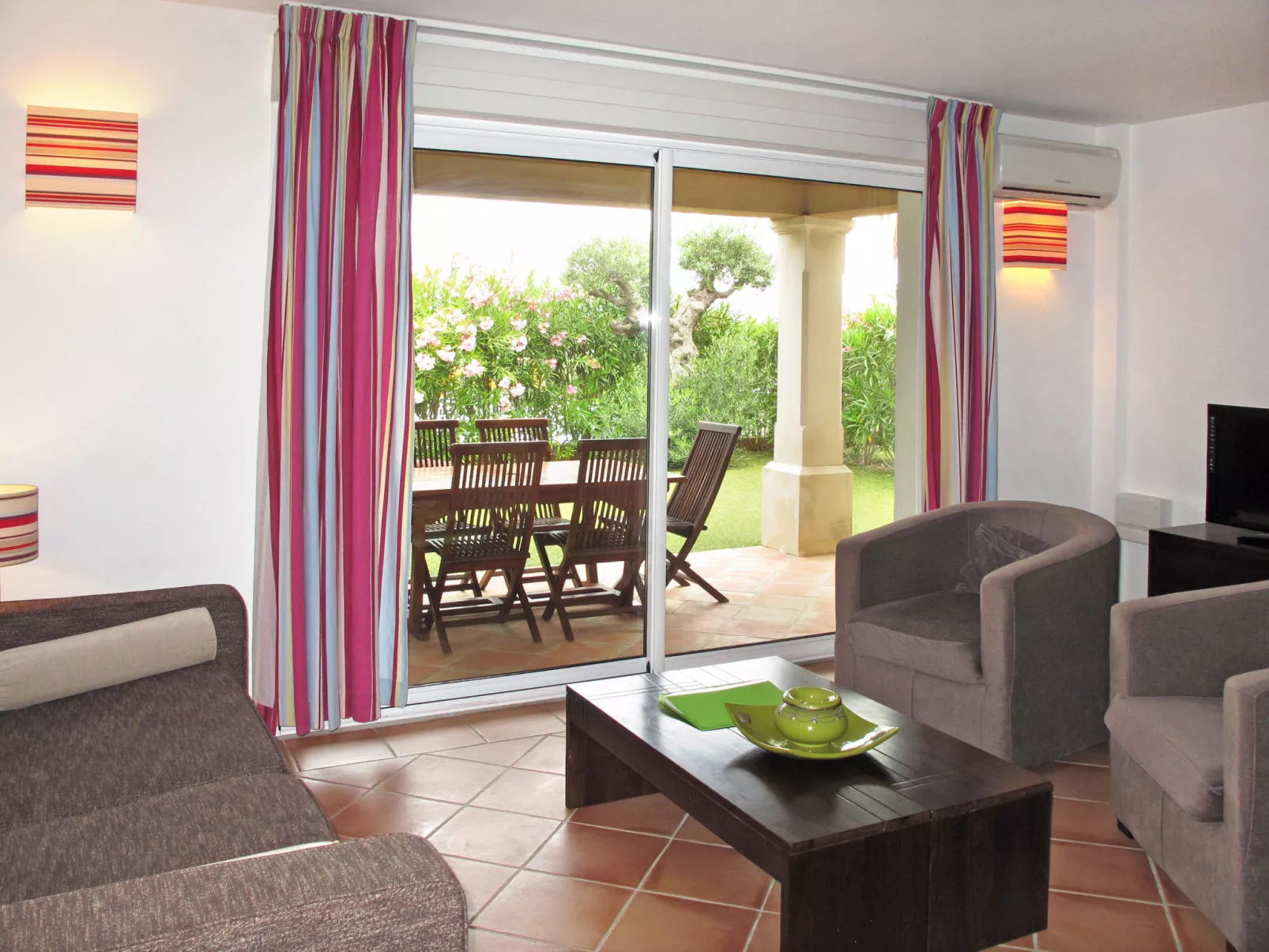 Green Bastide M46G-Inside
