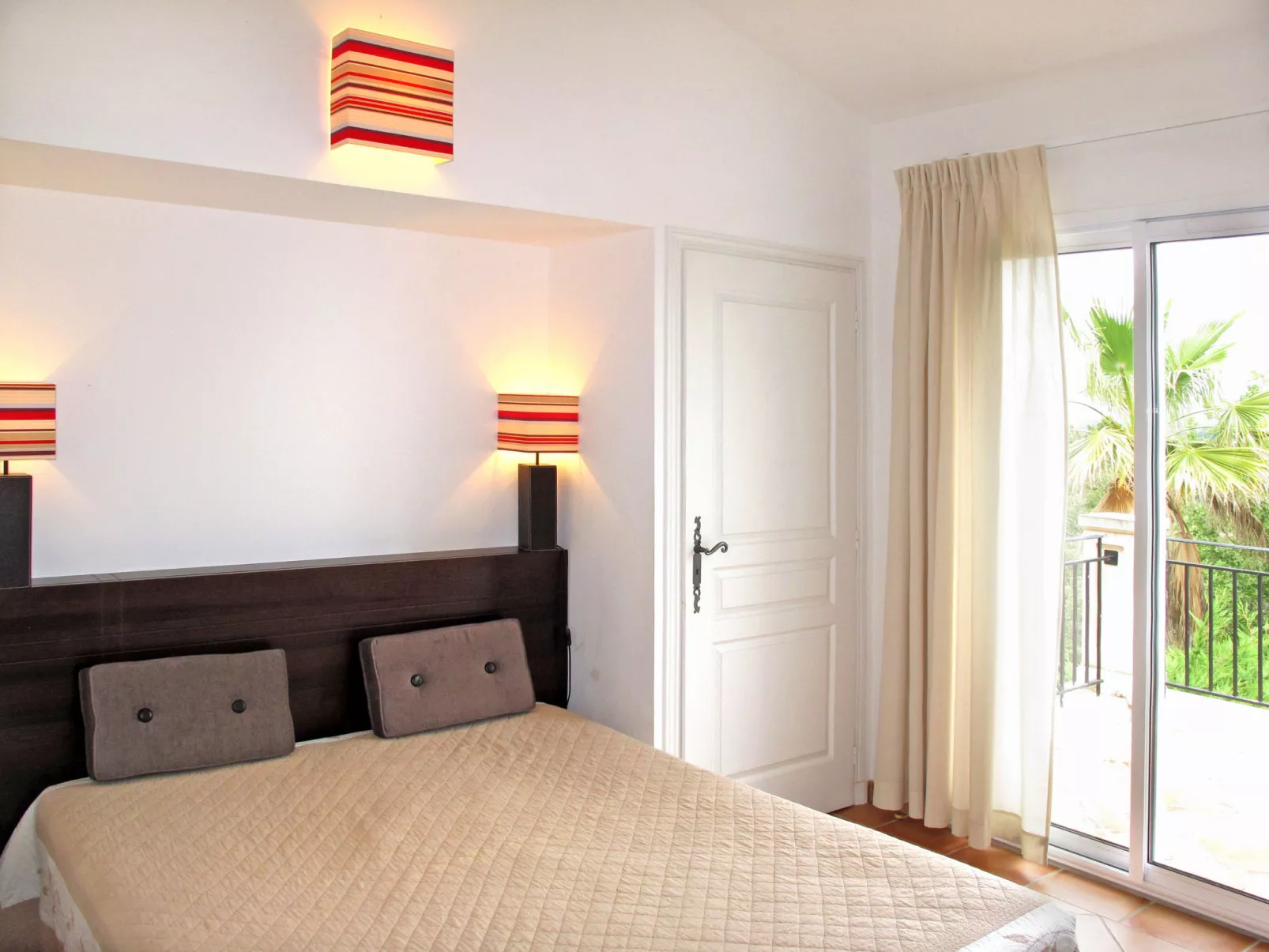Green Bastide M46G-Inside