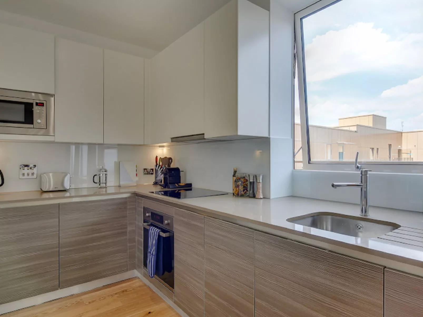 Heathrow Apartments-Drinnen
