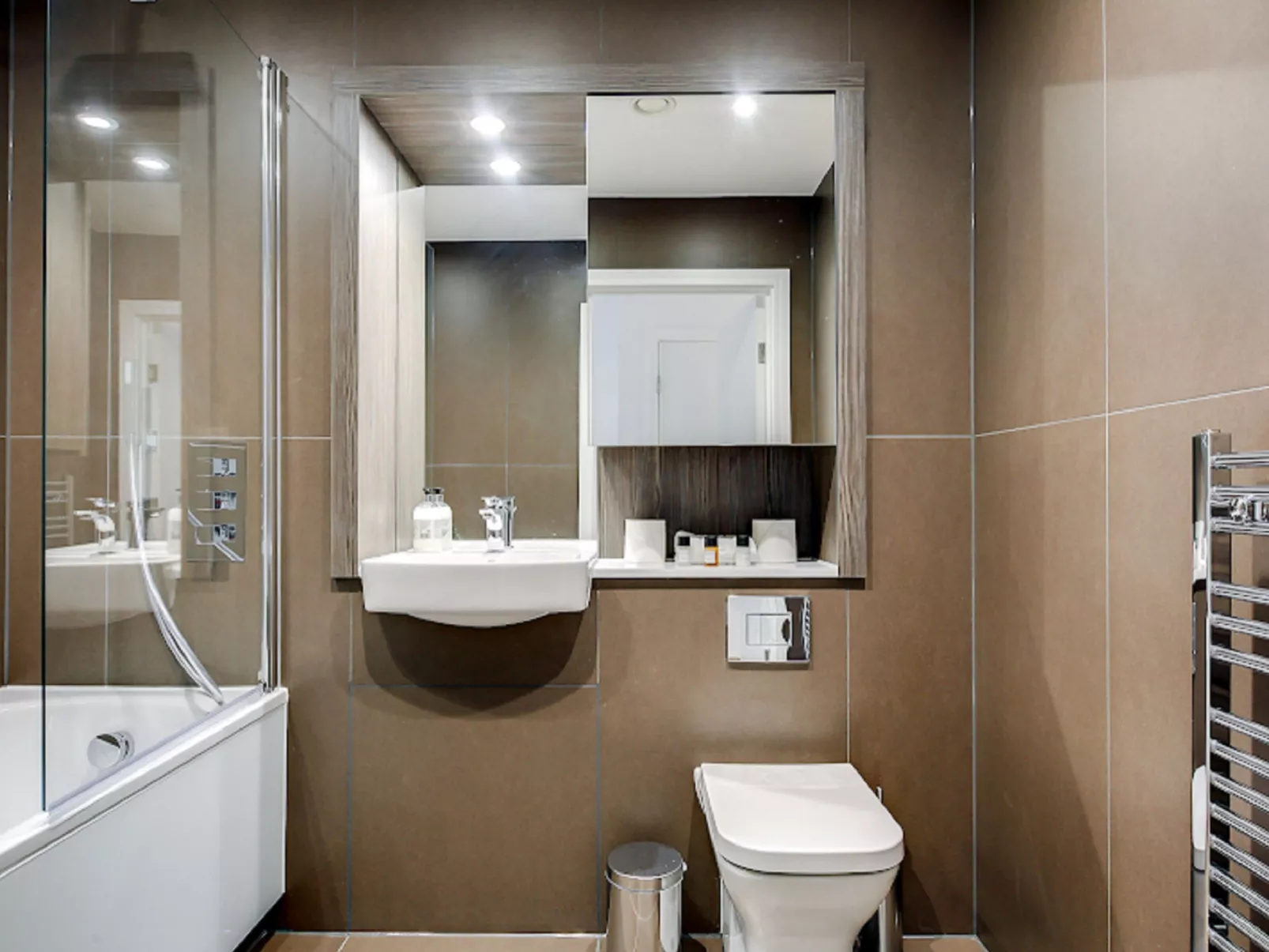 Heathrow Apartments-Drinnen
