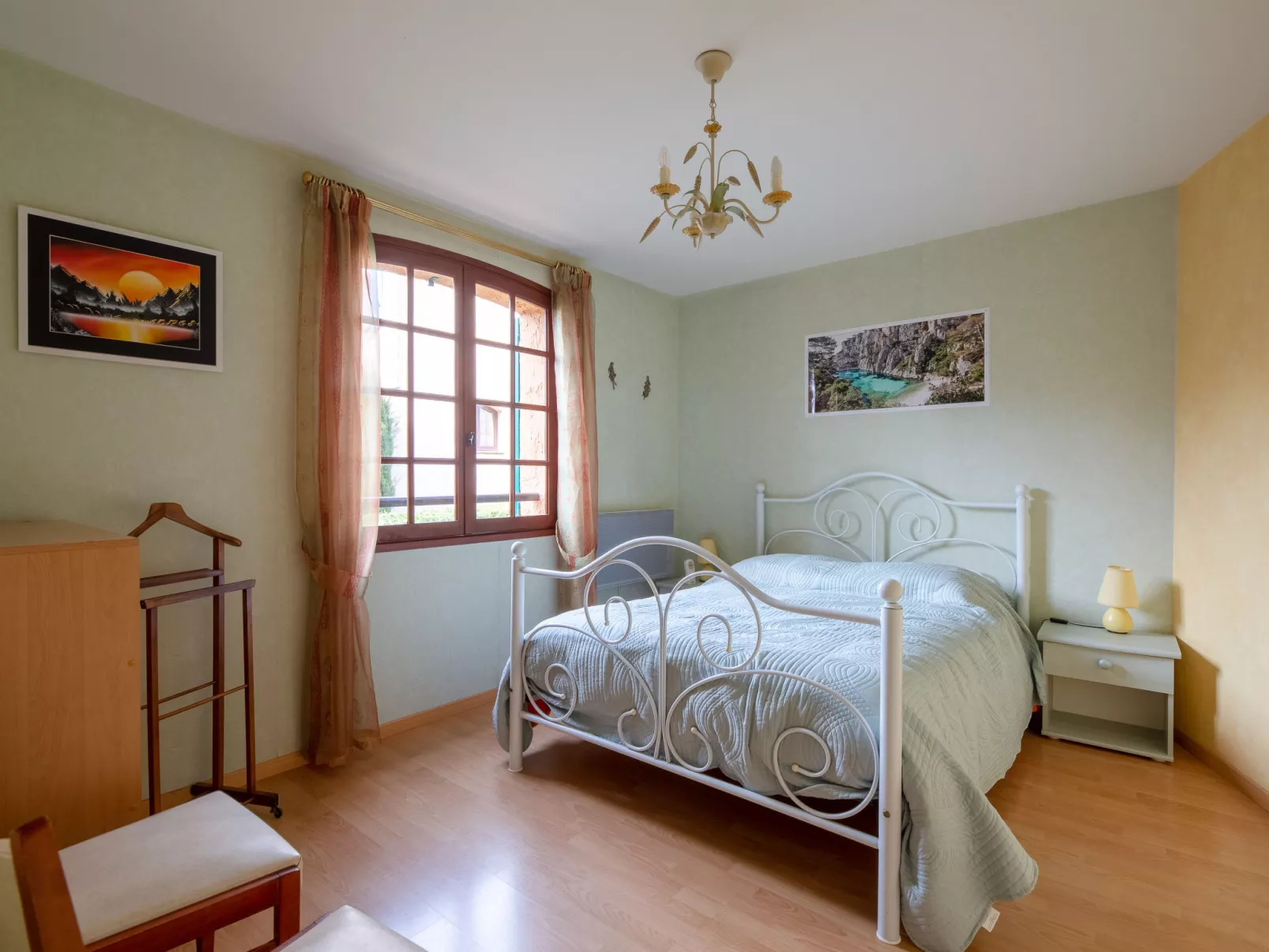 Les Pins-Inside