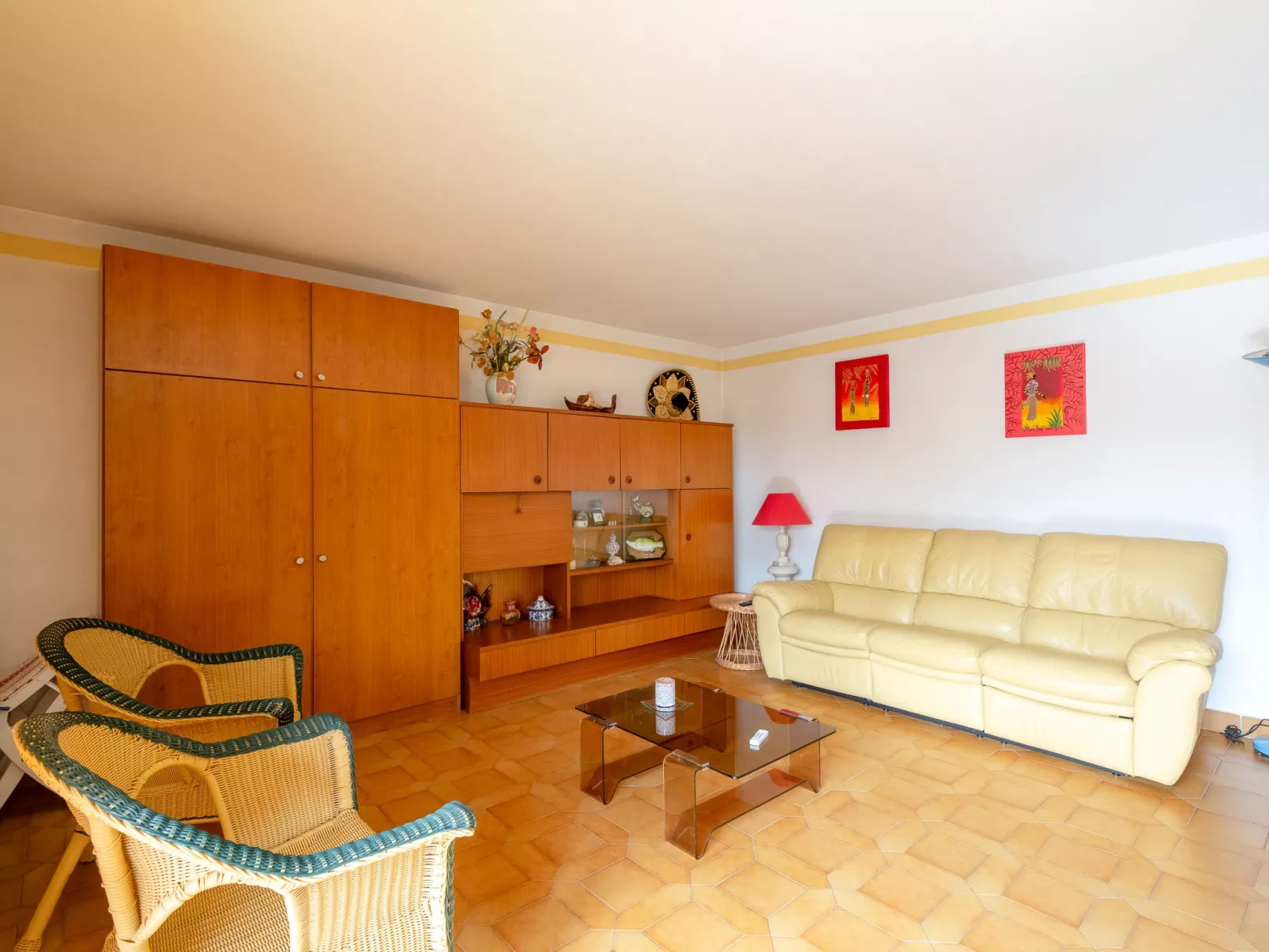 Les Pins-Inside