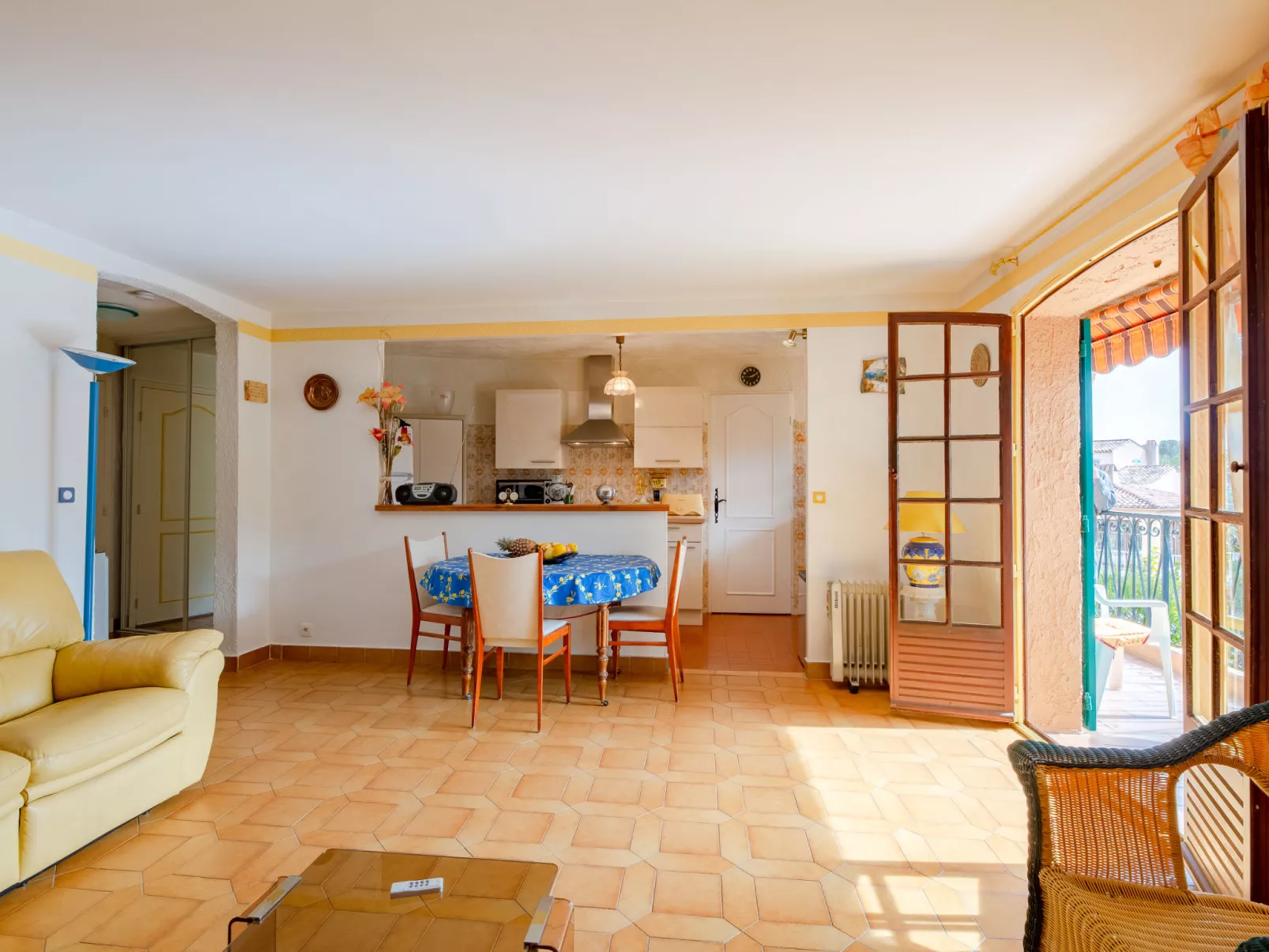 Les Pins-Inside