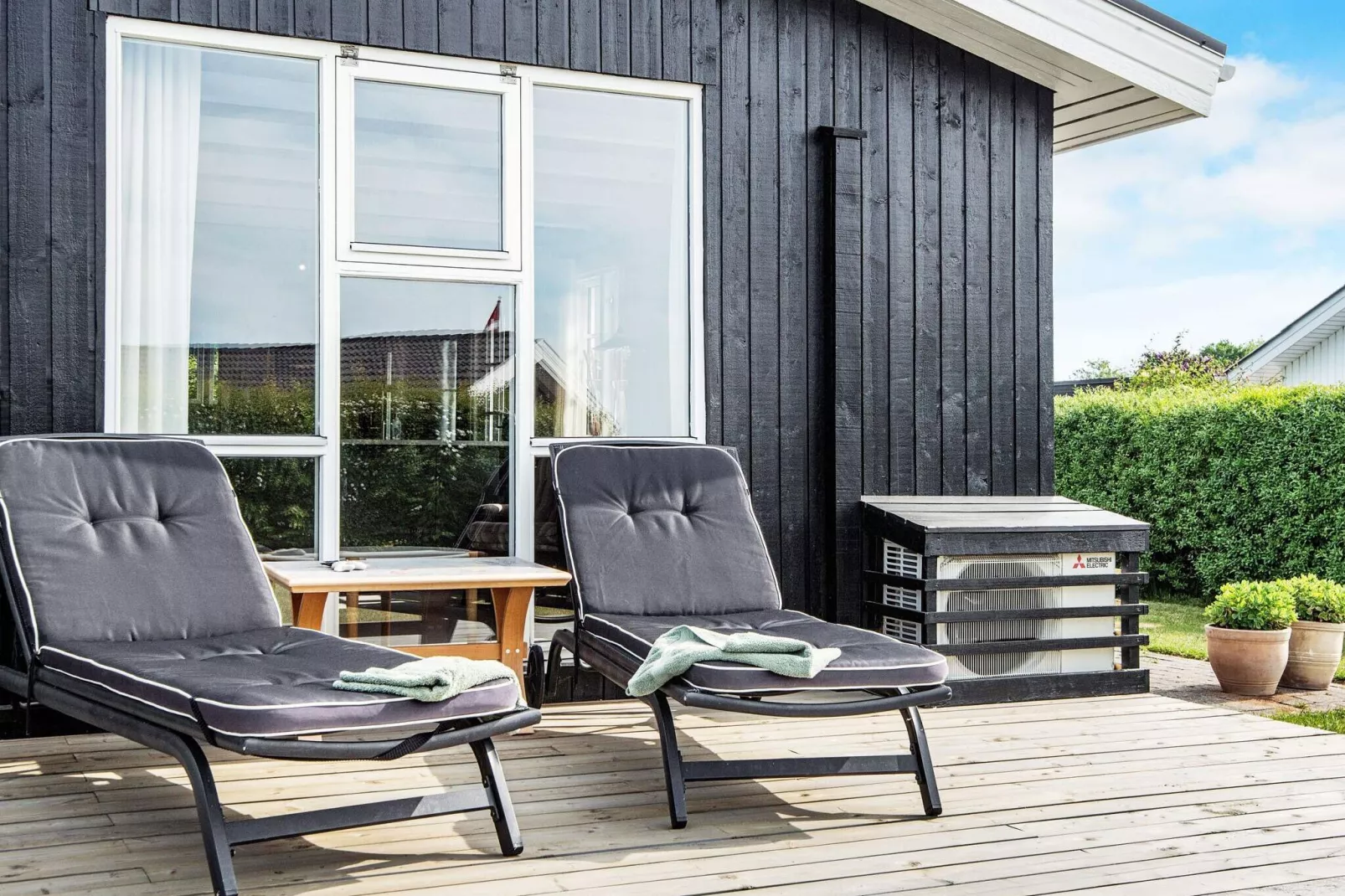 Renovated Waterfront Retreat-By Traum-View