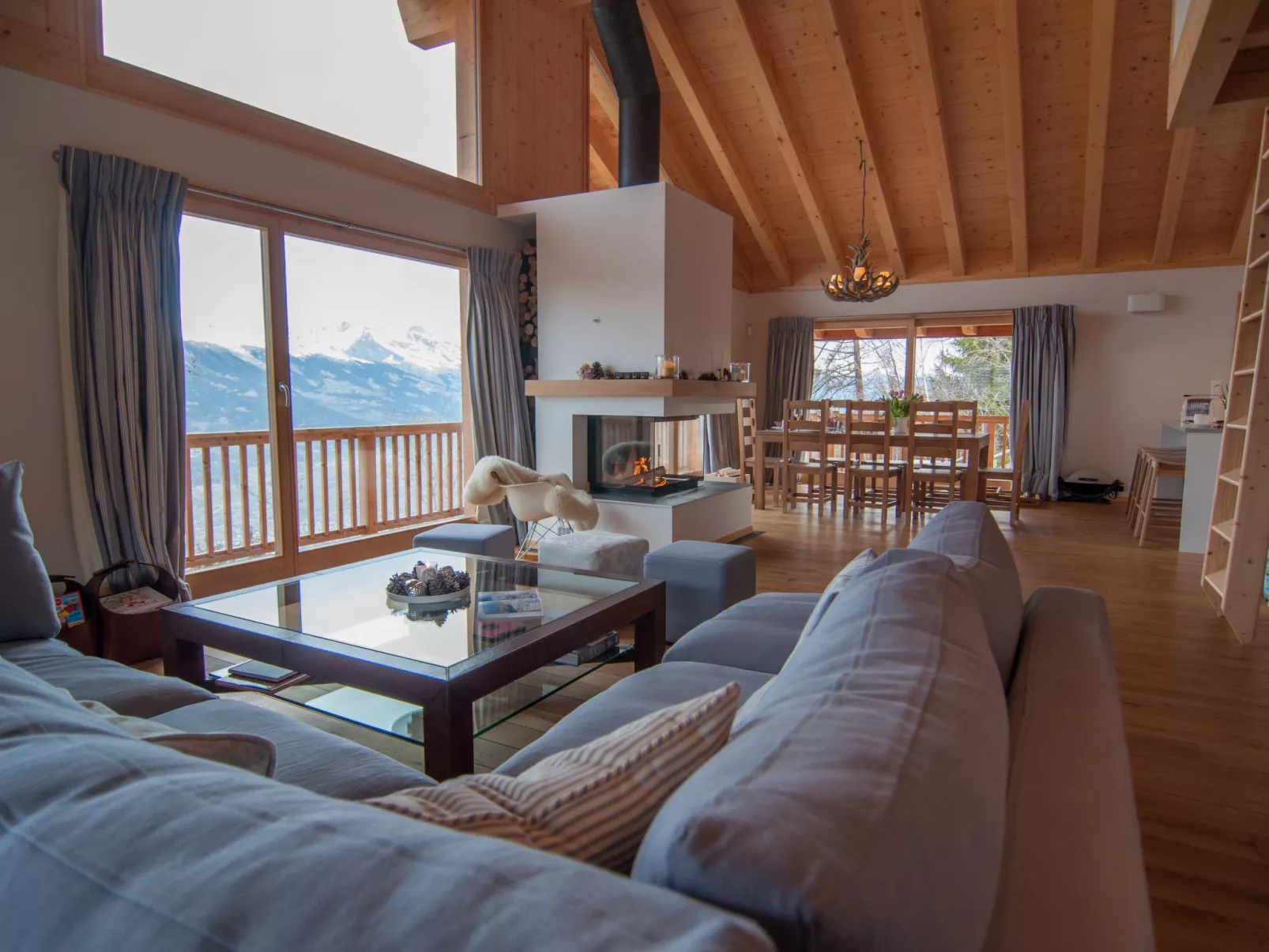Chalet Manson-Inside
