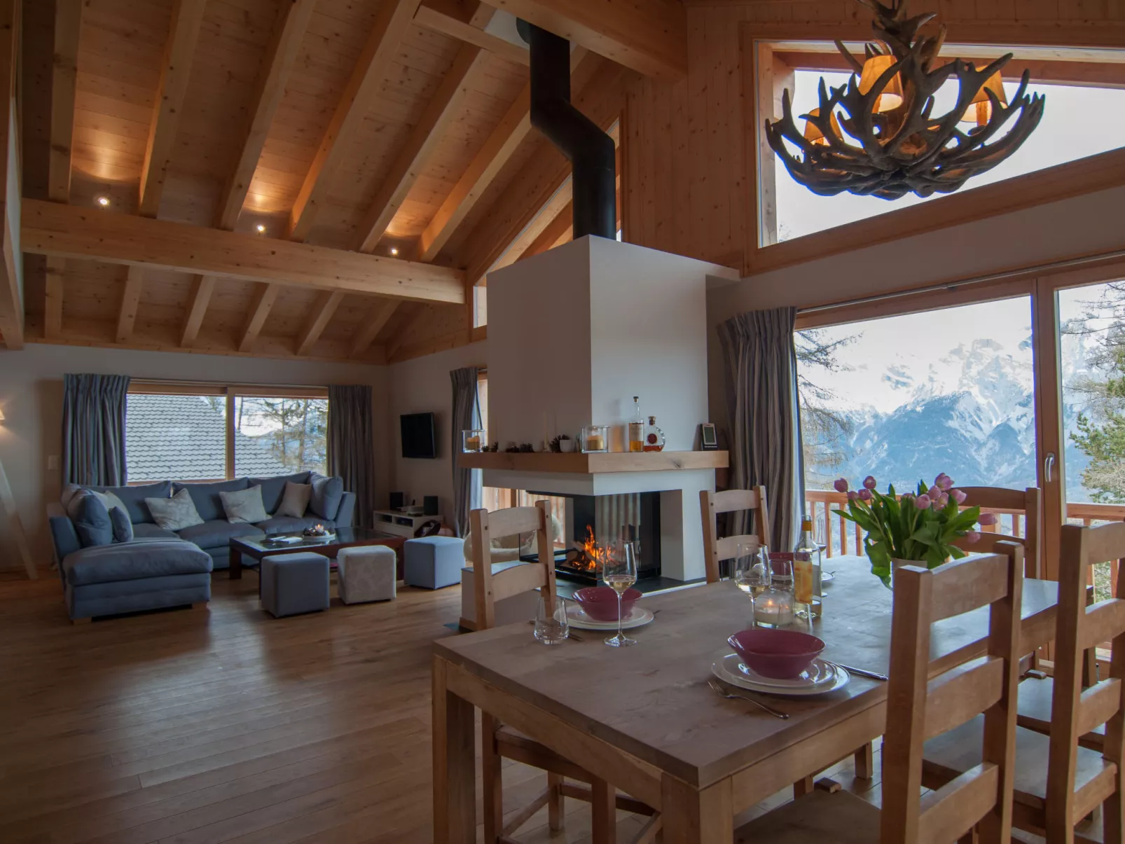 Chalet Manson-Inside