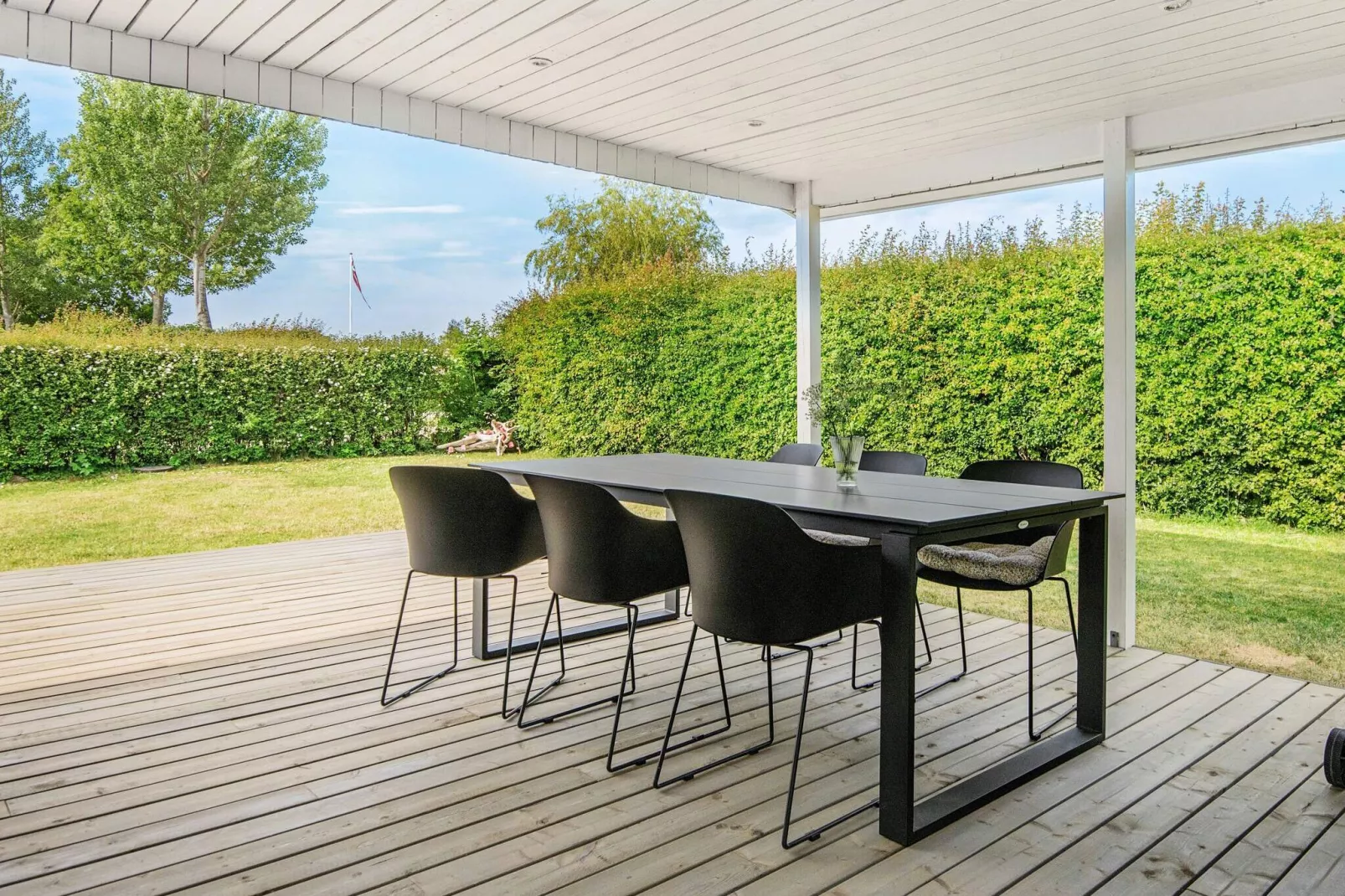 Renovated Waterfront Retreat-By Traum-View