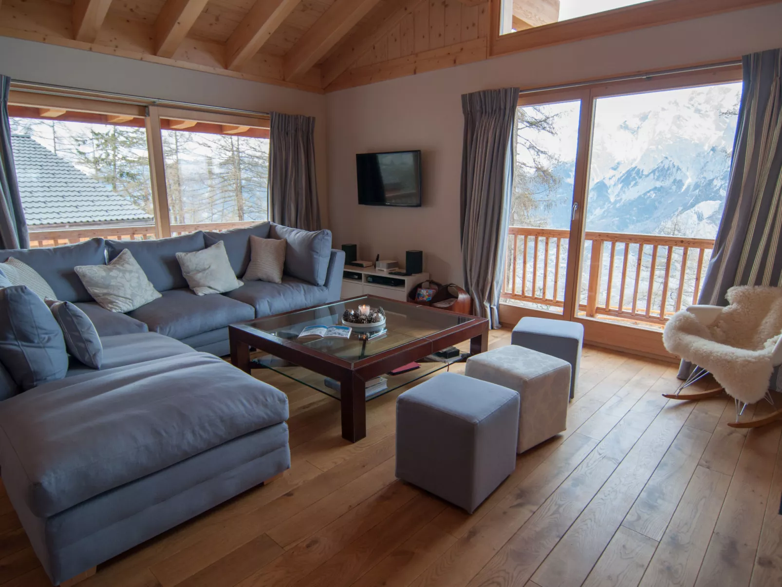 Chalet Manson-Inside