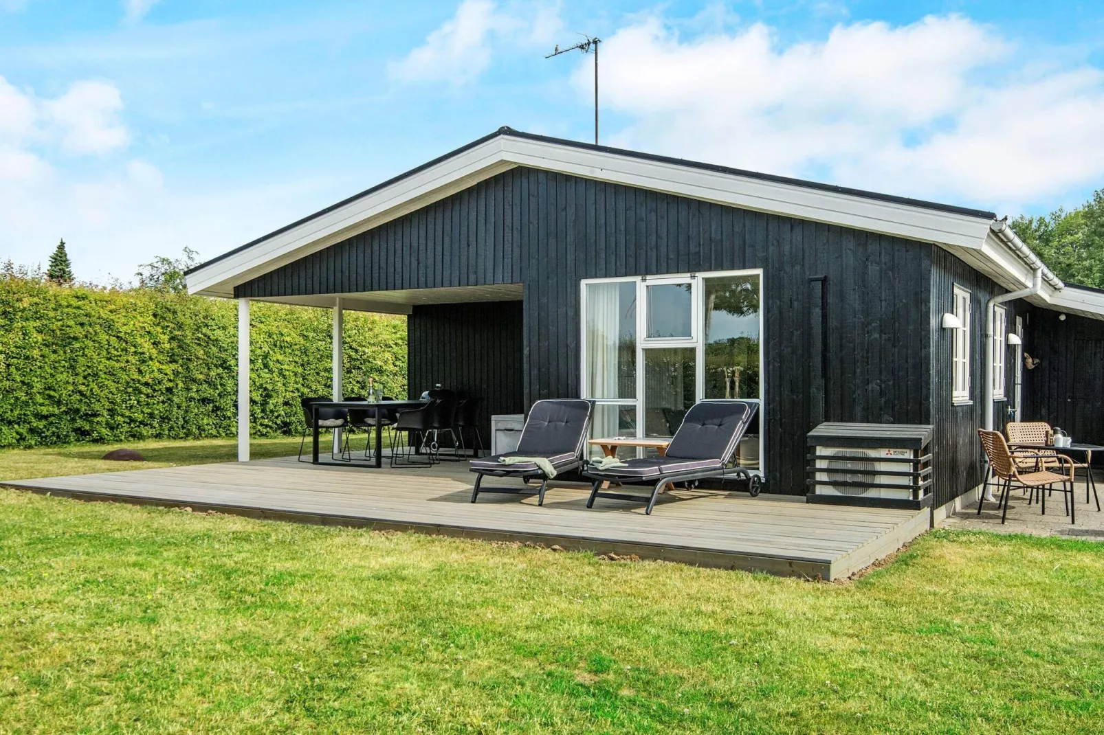 Renovated Waterfront Retreat-By Traum-View