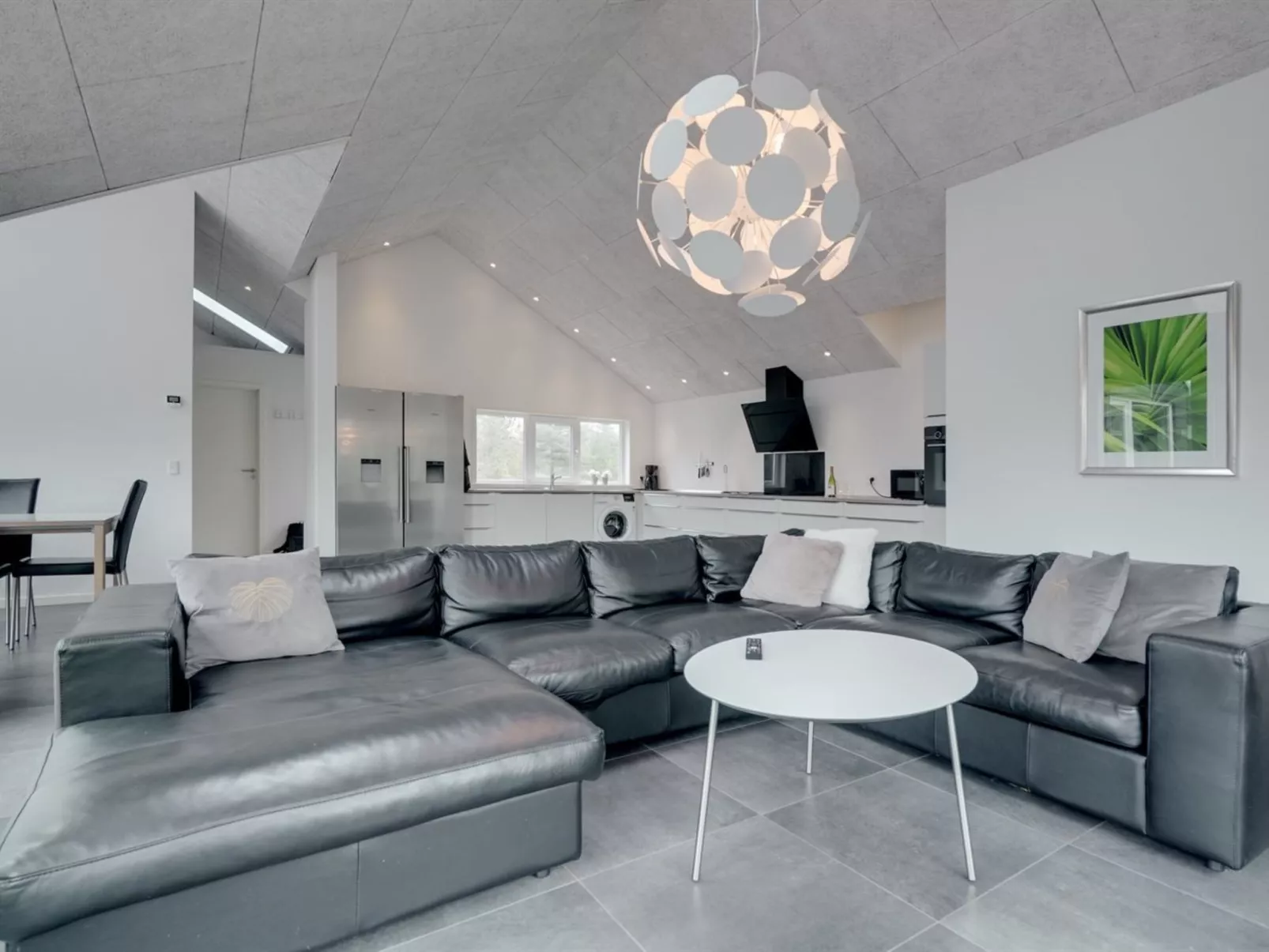 "Elke" - 3.5km from the sea-Inside