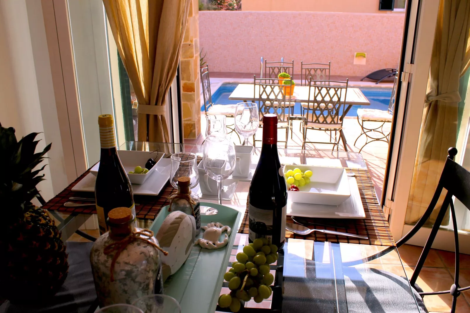 Los Geranios-Dining room