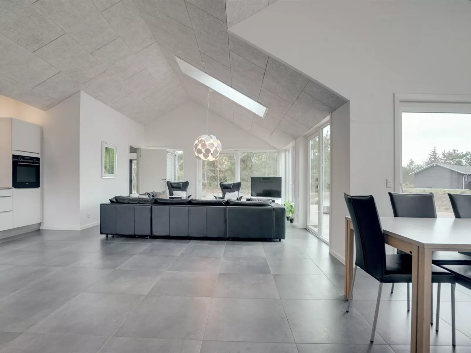 "Elke" - 3.5km from the sea-Inside