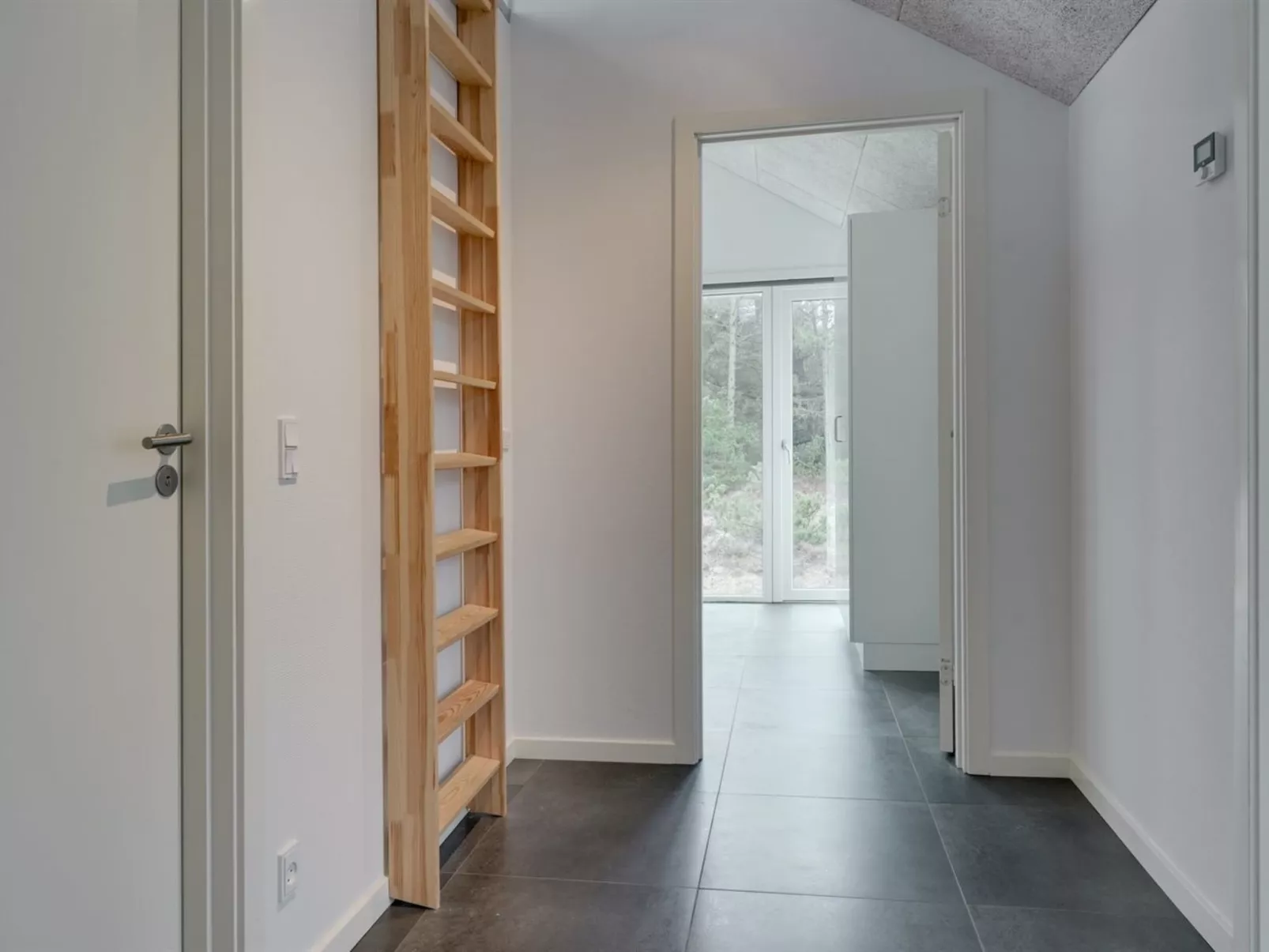 "Elke" - 3.5km from the sea-Inside