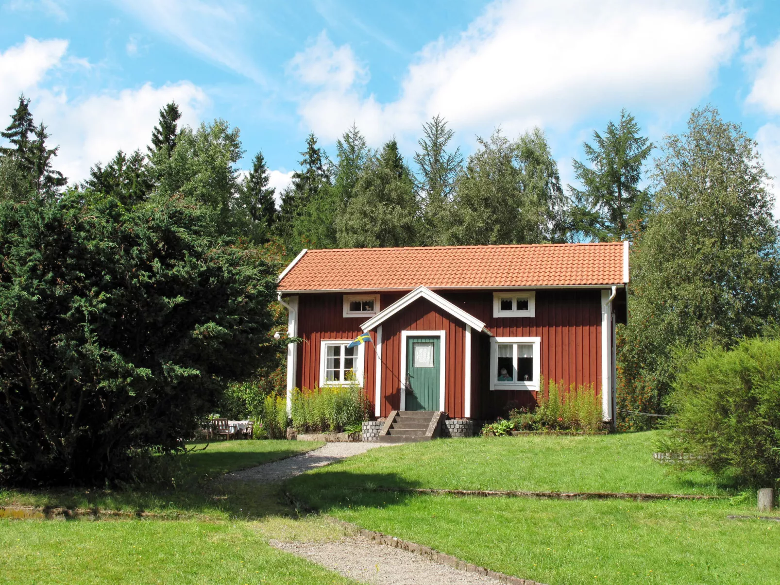 Mjuamåla-Outside
