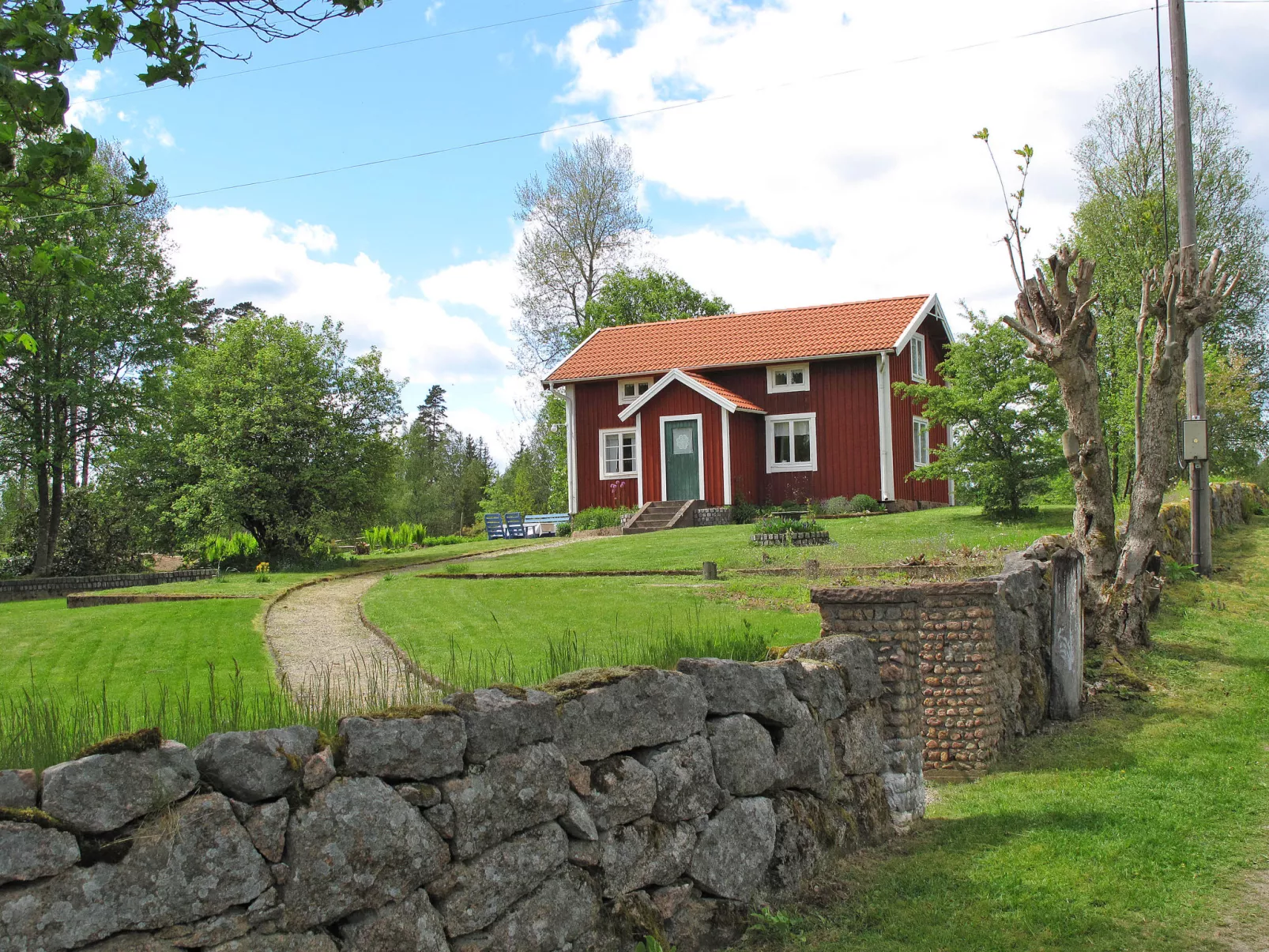 Mjuamåla-Outside