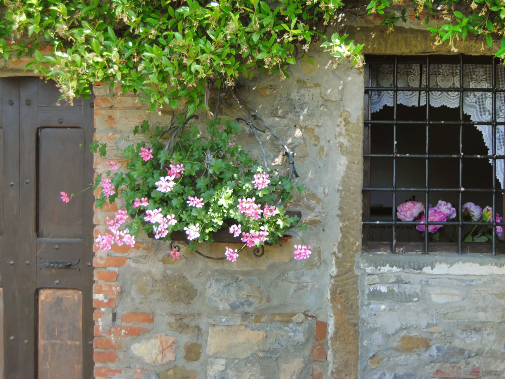 Il Lamone-Outside