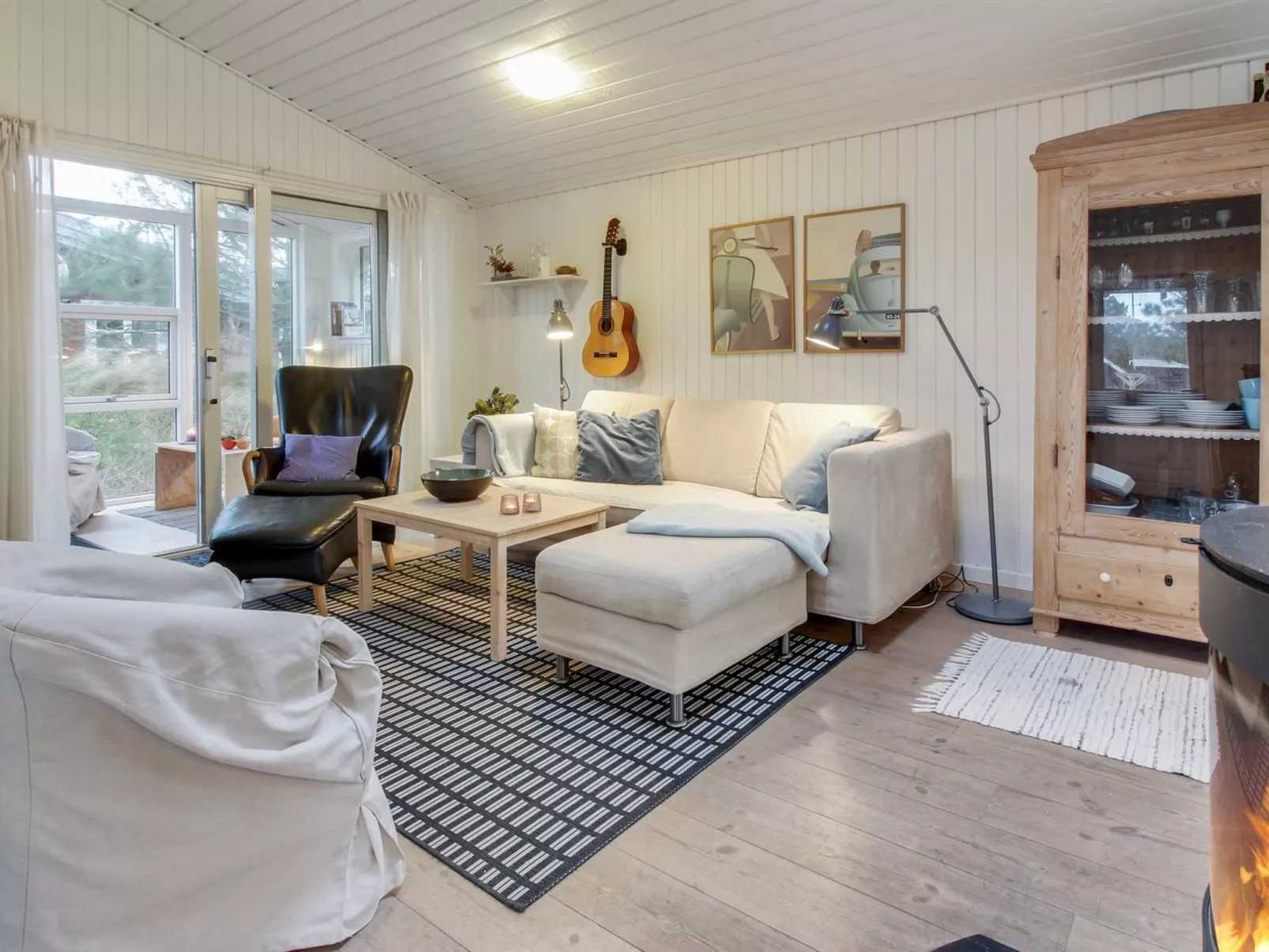 "Hakon" - 900m from the sea-Inside