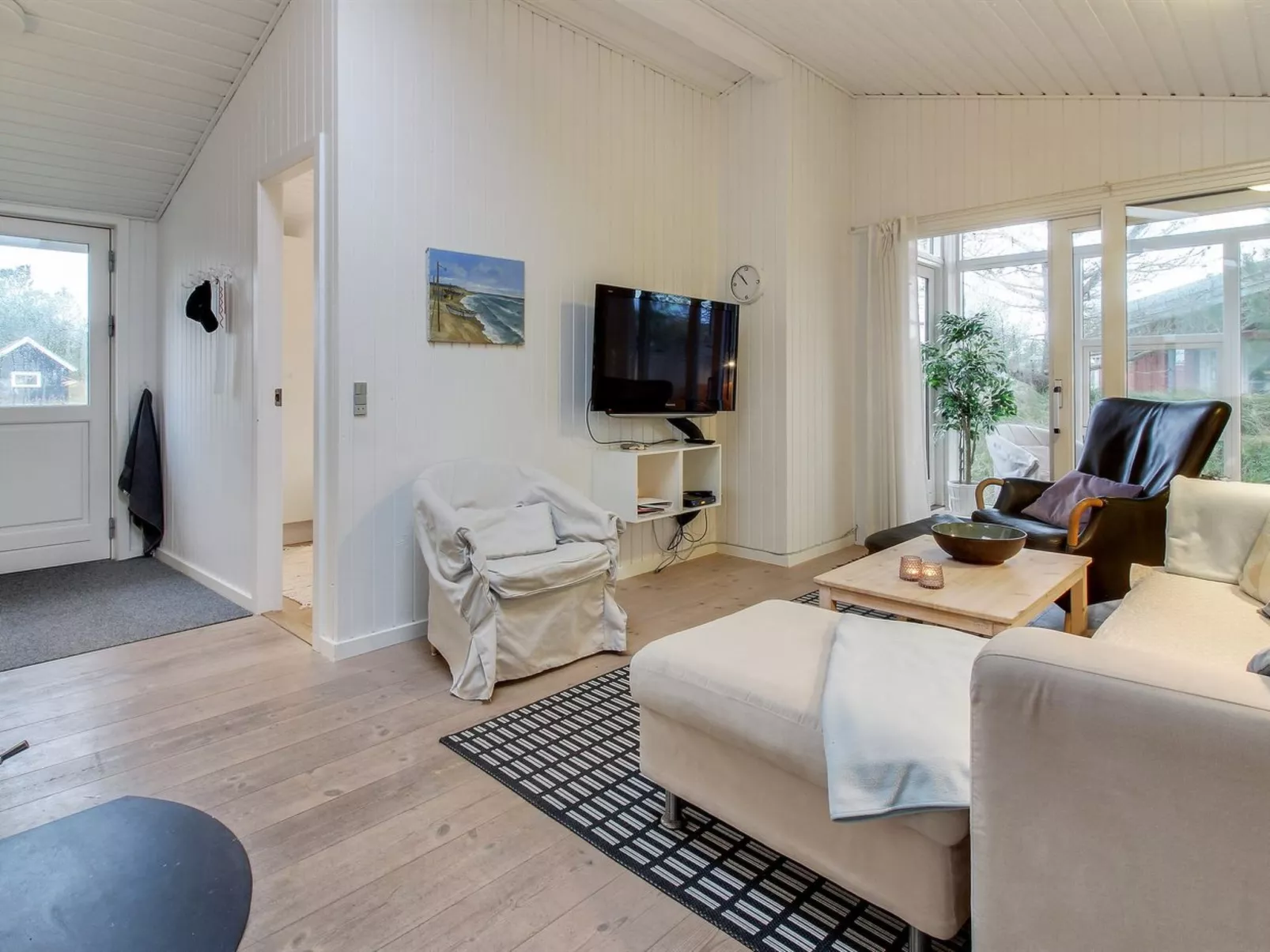 "Hakon" - 900m from the sea-Inside