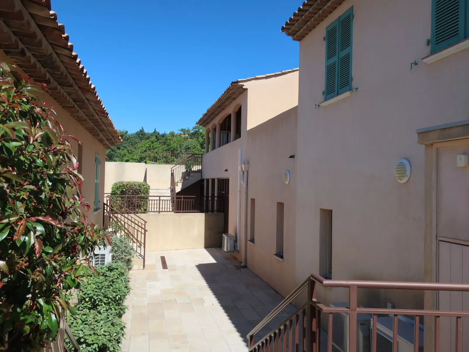 Les Terrasses de Grimaud-Dehors