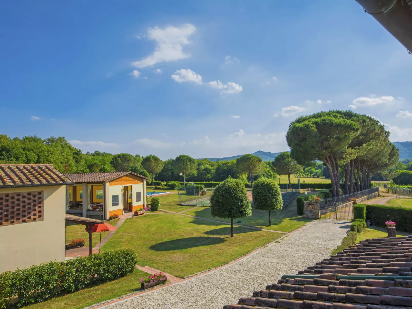 Tegola-Outside