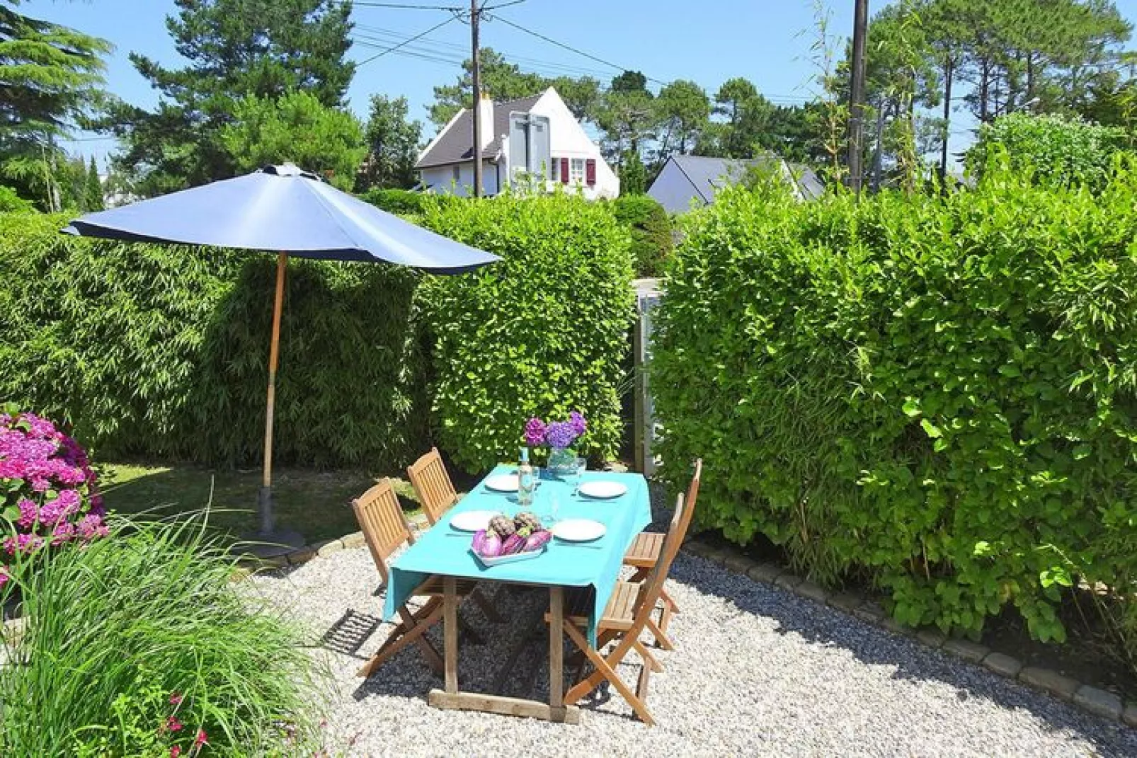 Semi-detached house Carnac-Gardens summer