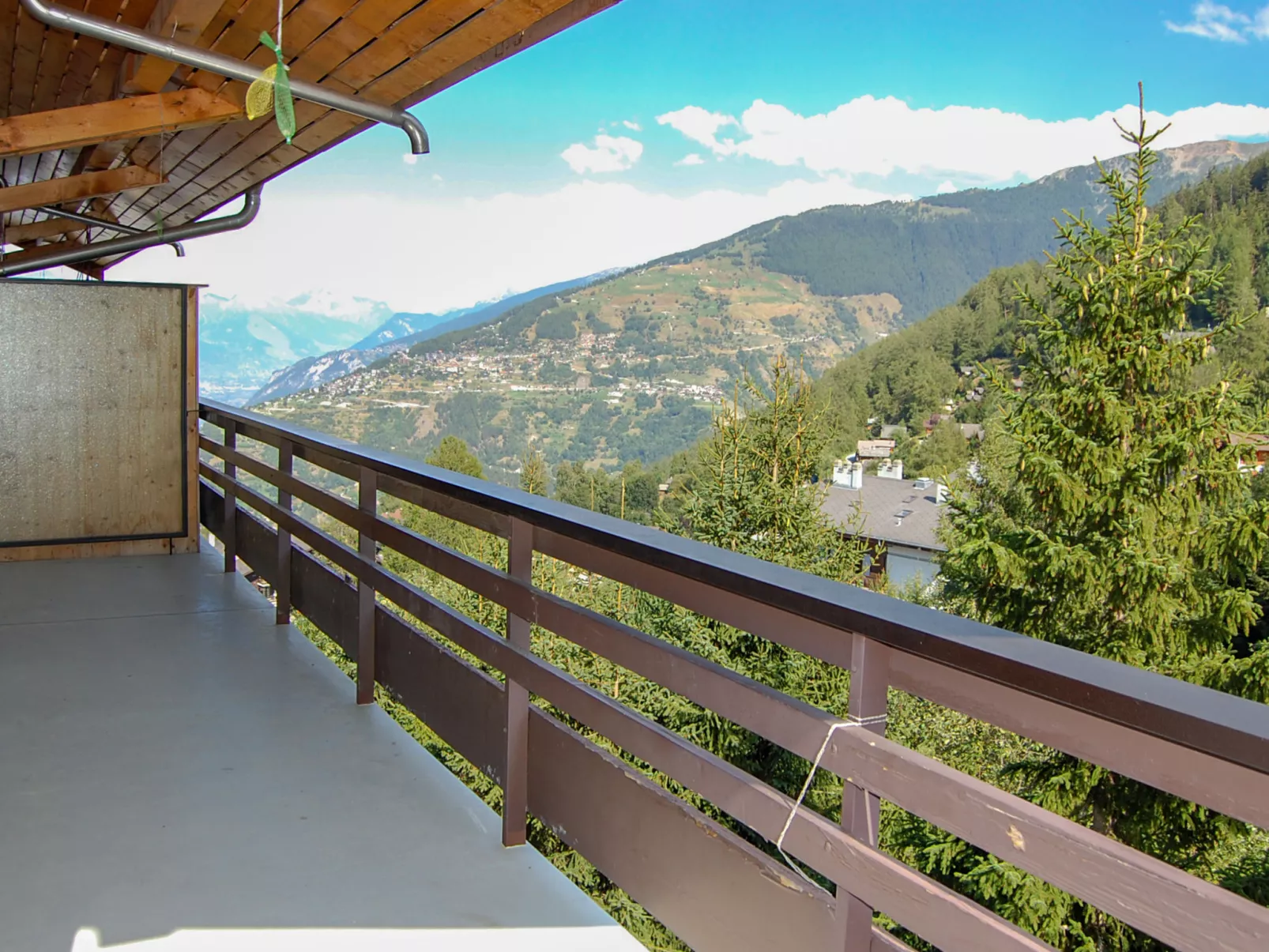 Panoramic G4-Outside