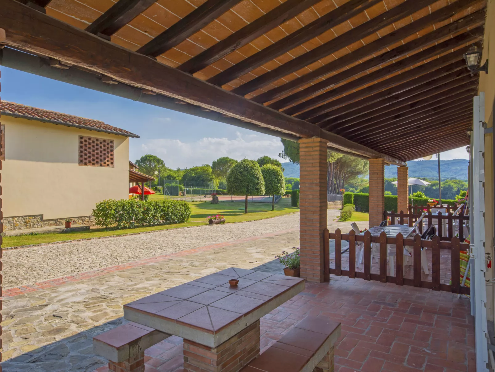 Tegola-Outside
