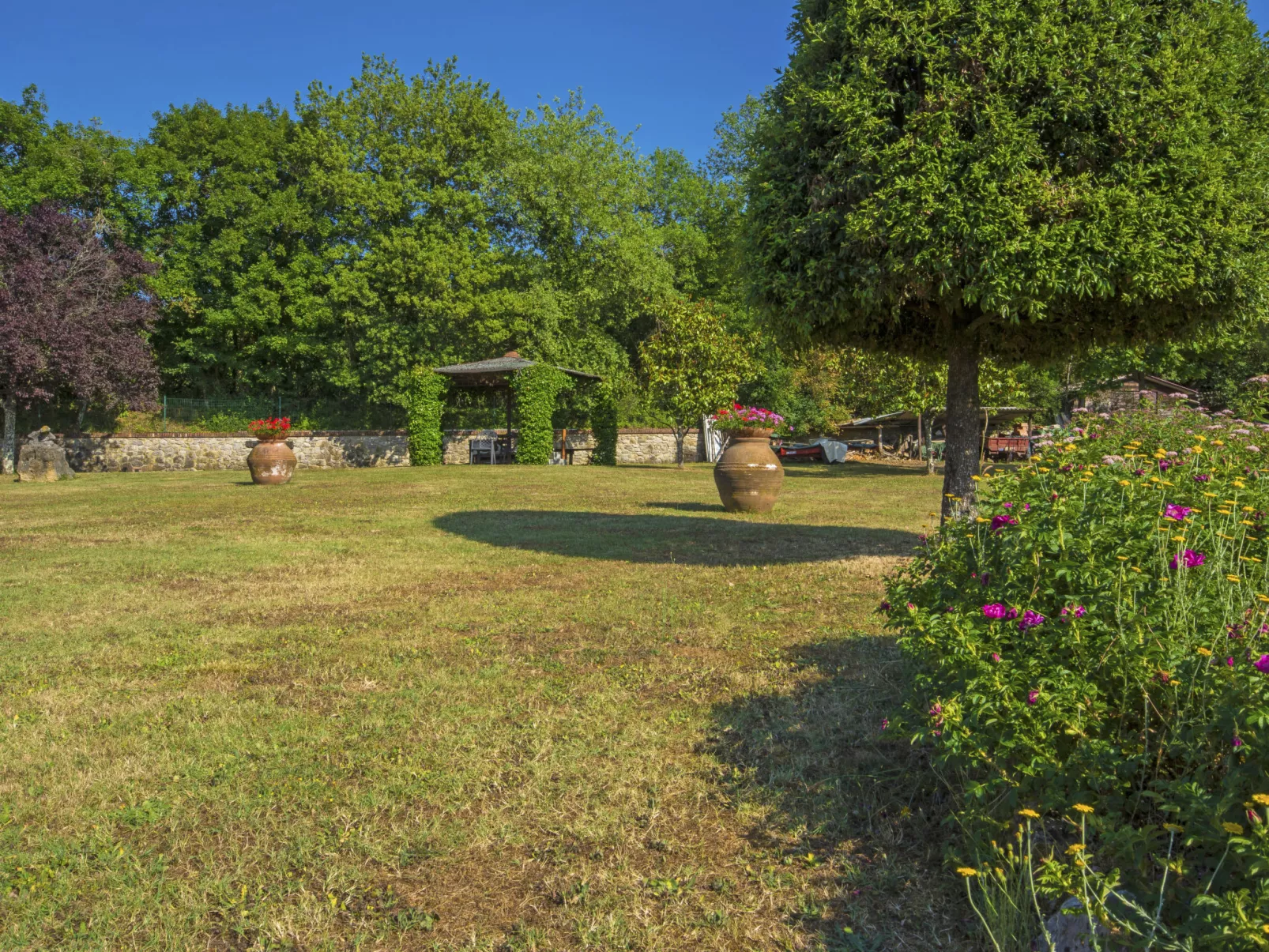 Tegola-Outside