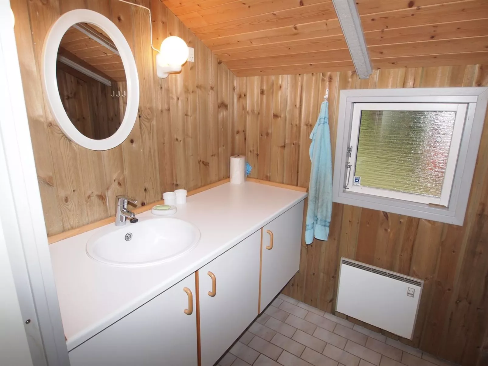 "Kerrin" - 300m from the sea-Inside