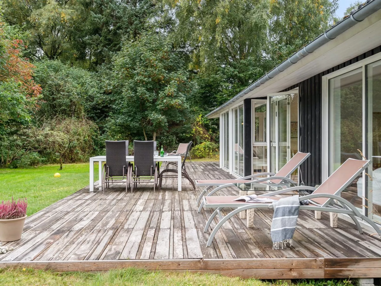 "Heino" - 3.5km from the sea-Outside