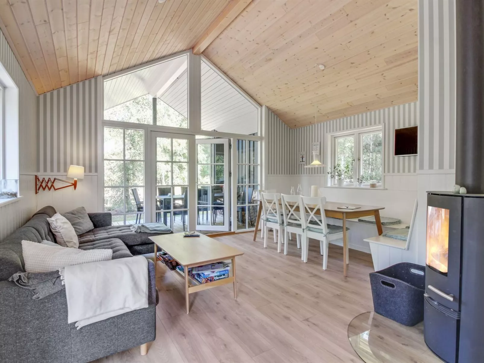 "Santtu" - 600m from the sea-Inside