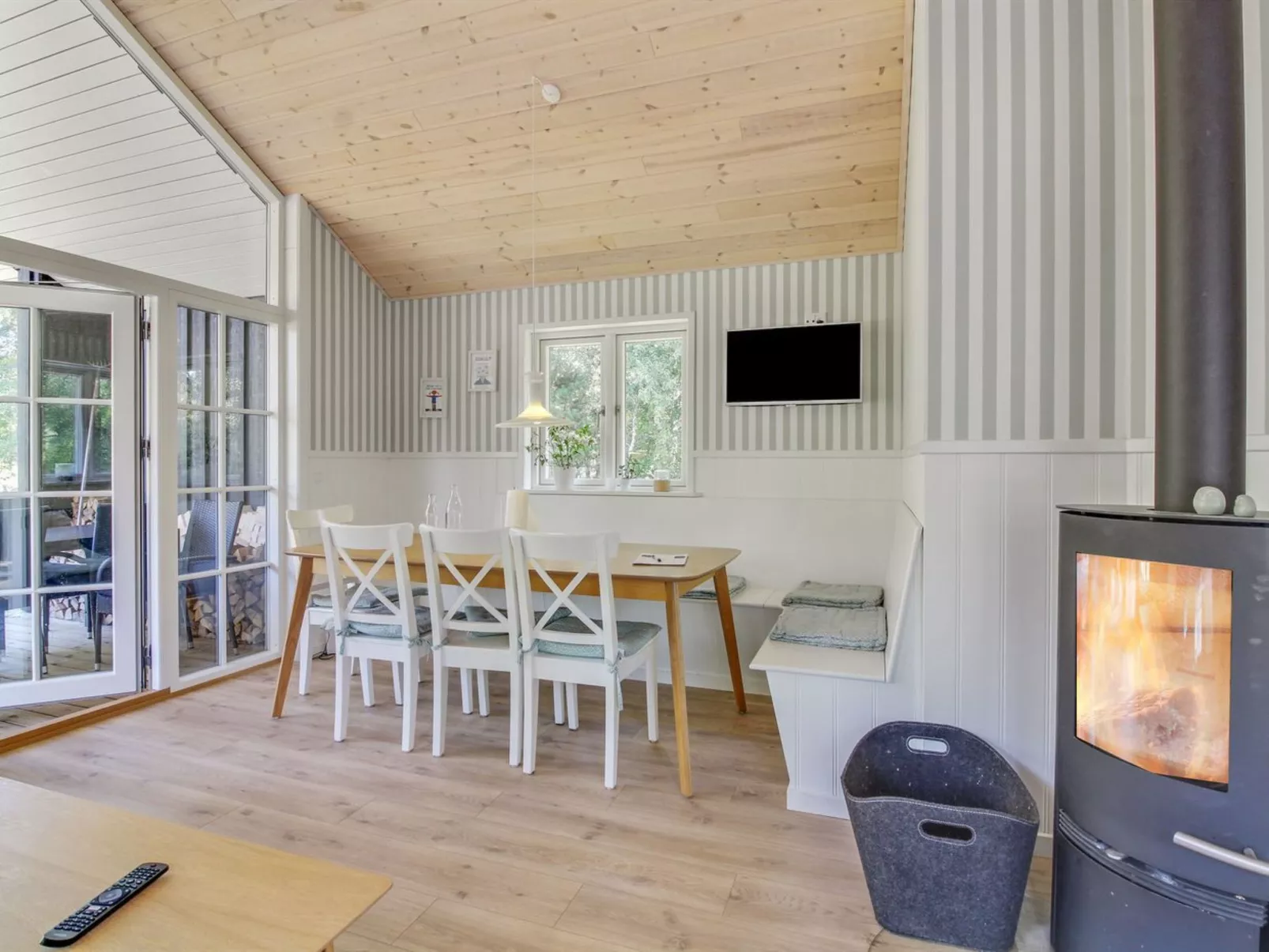 "Santtu" - 600m from the sea-Inside