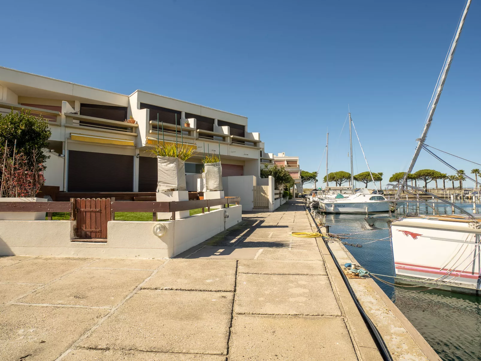 Ulysse Port de Plage-Outside