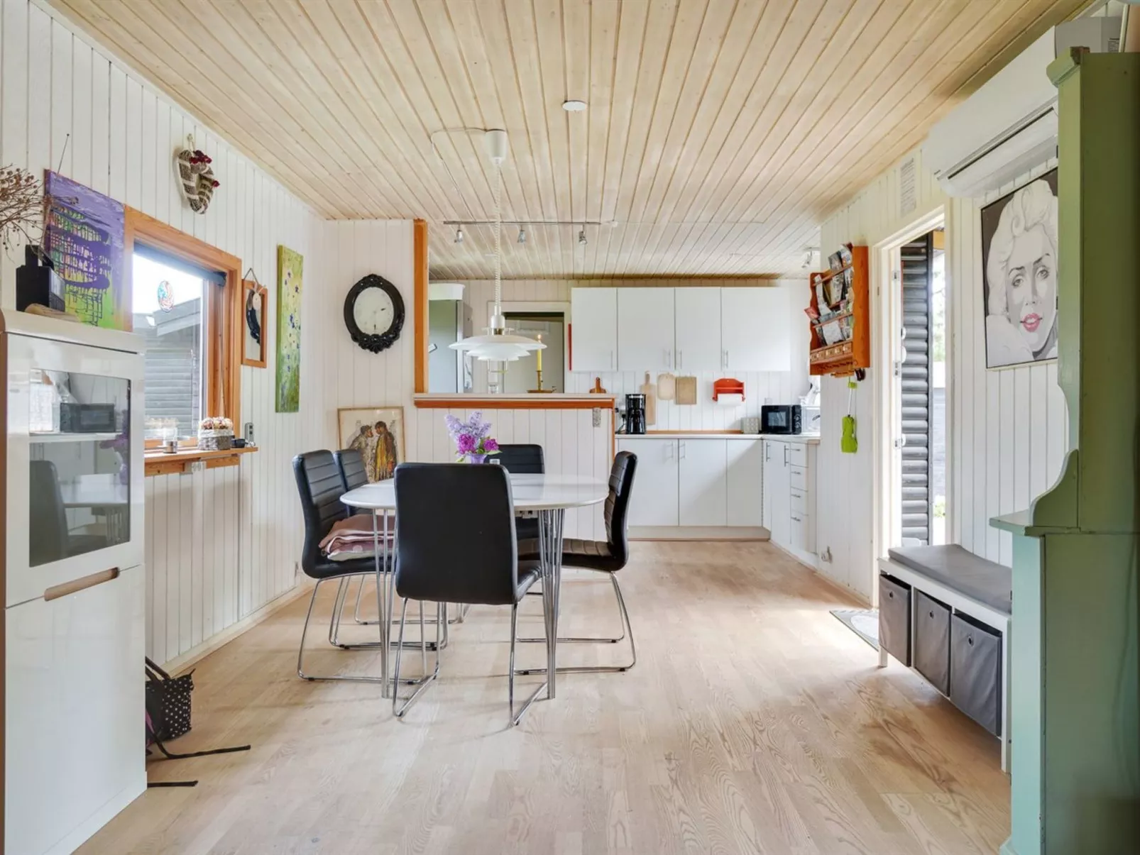 "Ludvika" - 350m from the sea-Inside
