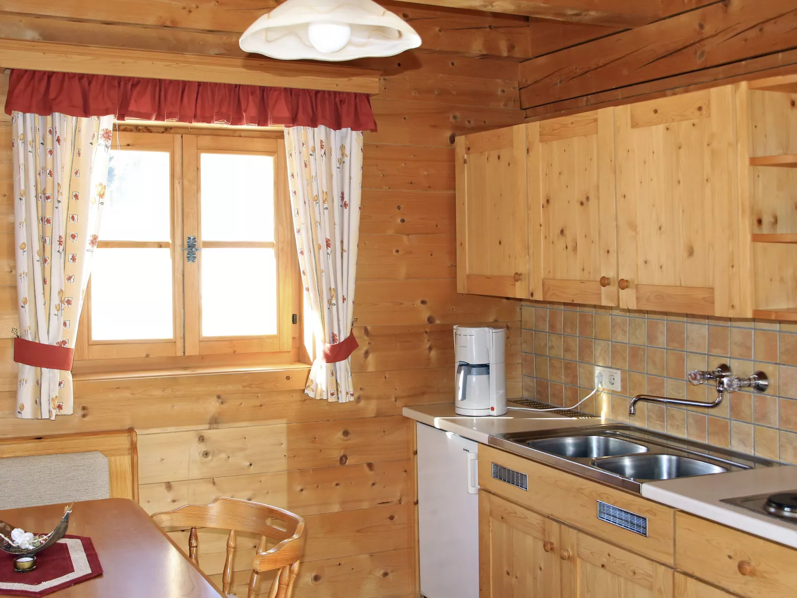 Sturmbachhütte-Inside