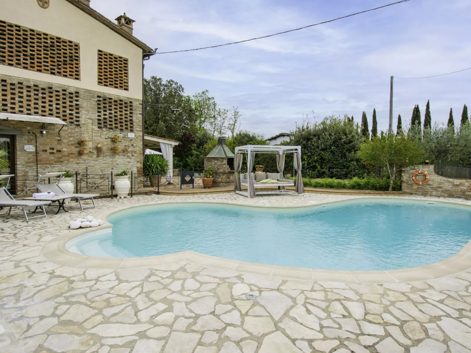 La Vecchia Pieve-Outside