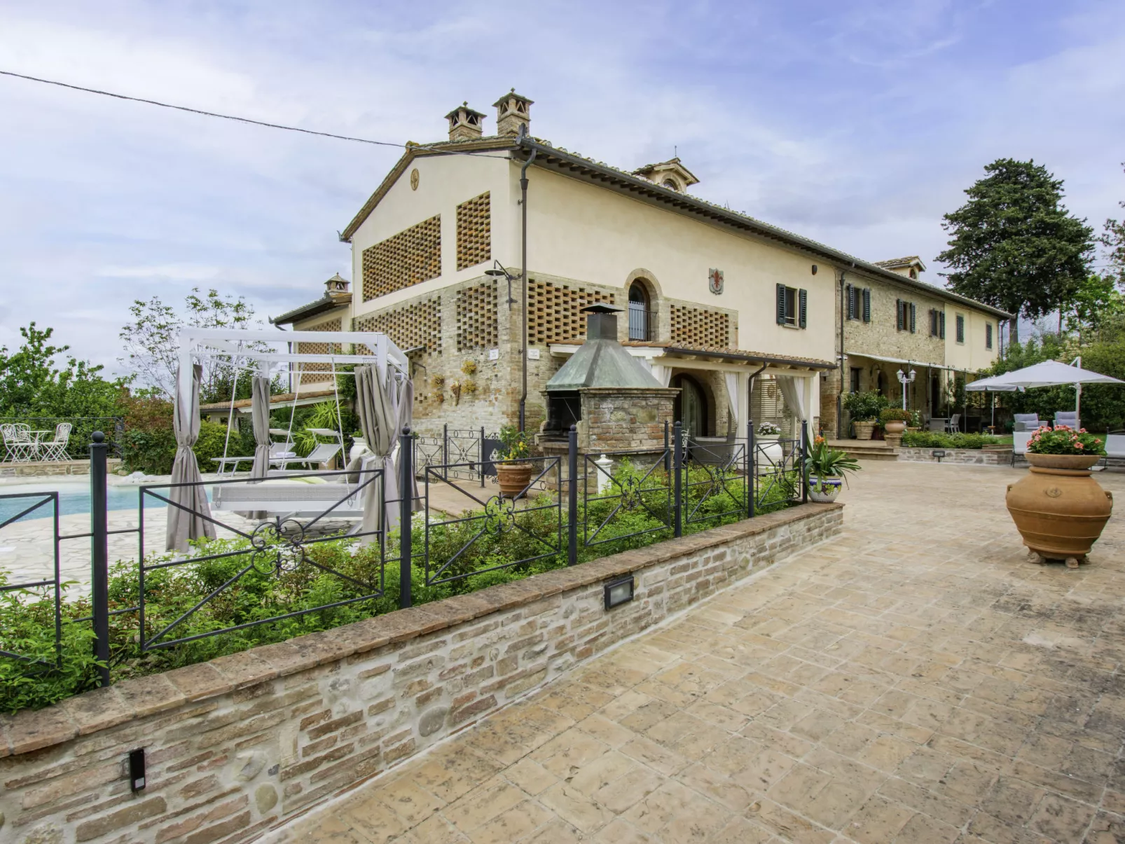 La Vecchia Pieve-Outside