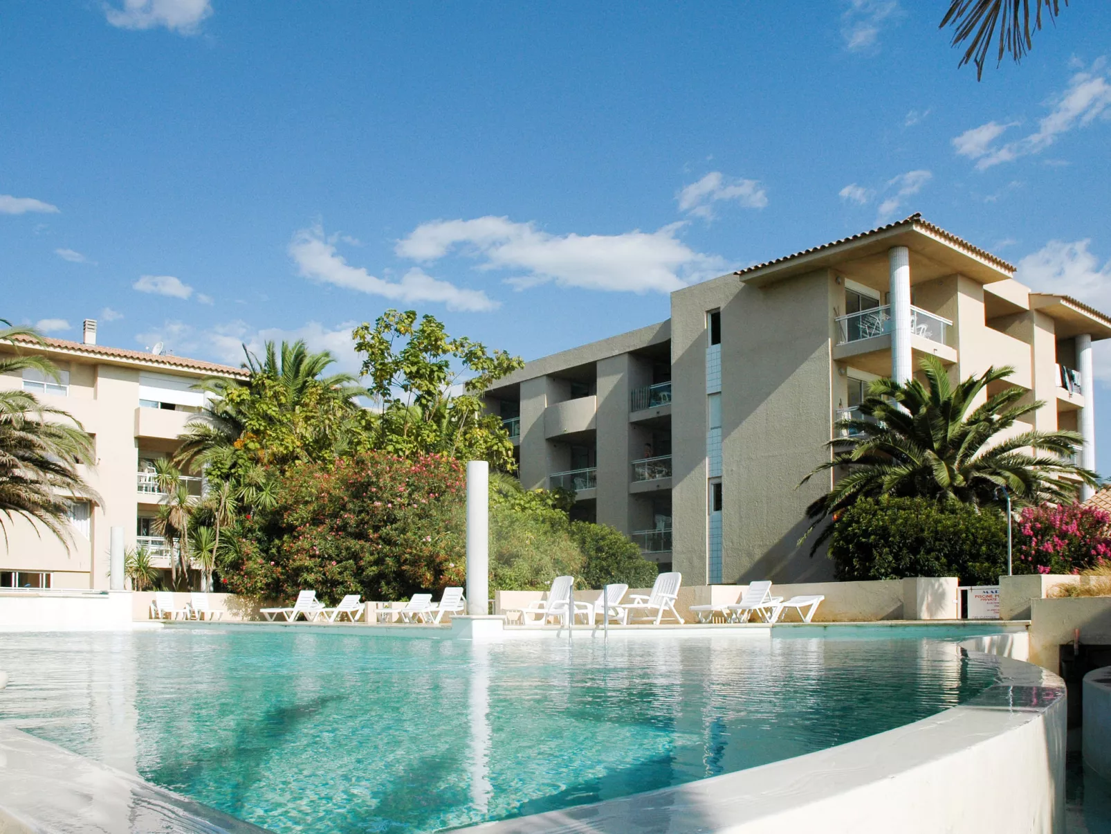 MB6 sans vue mer-Outside