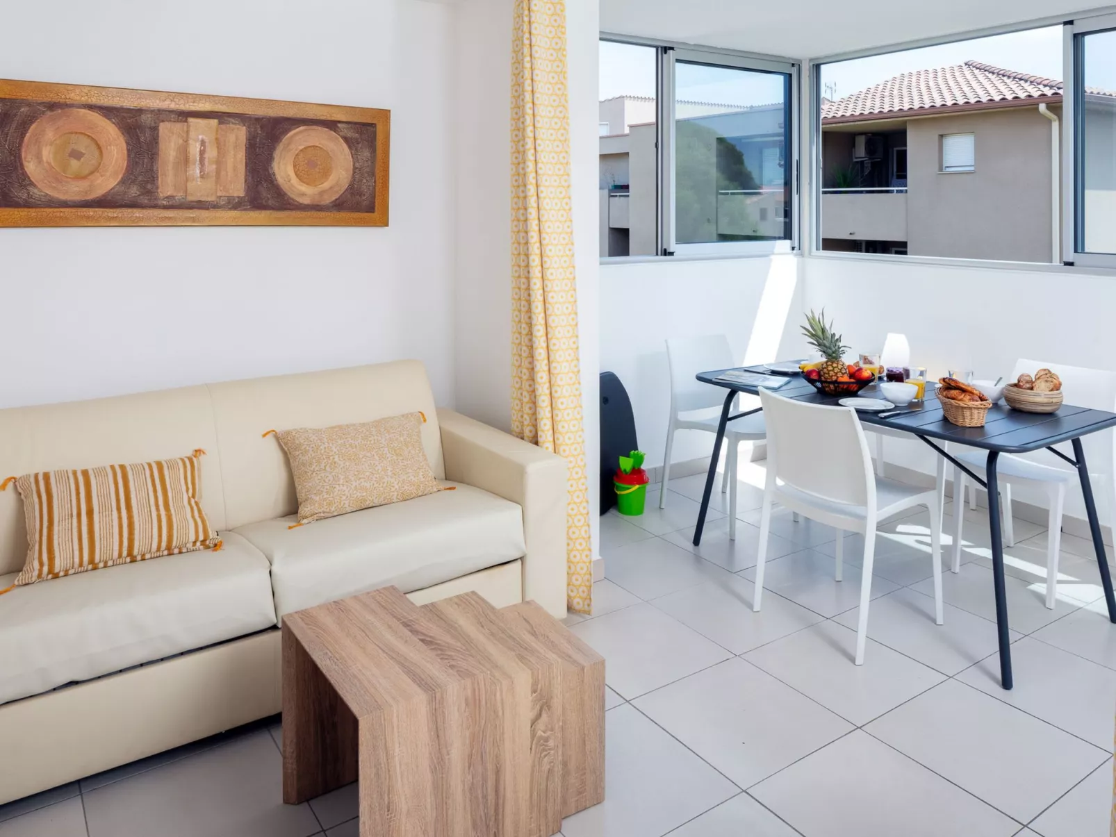 MB4 Loggia-Inside