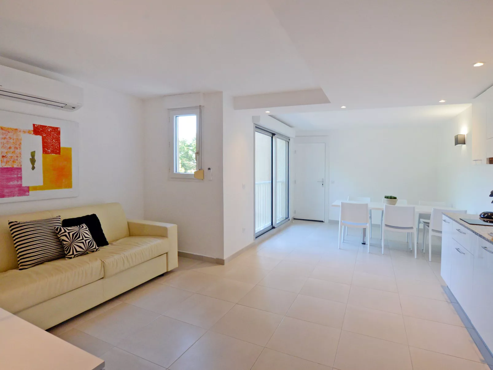 MB6 Loggia-Inside