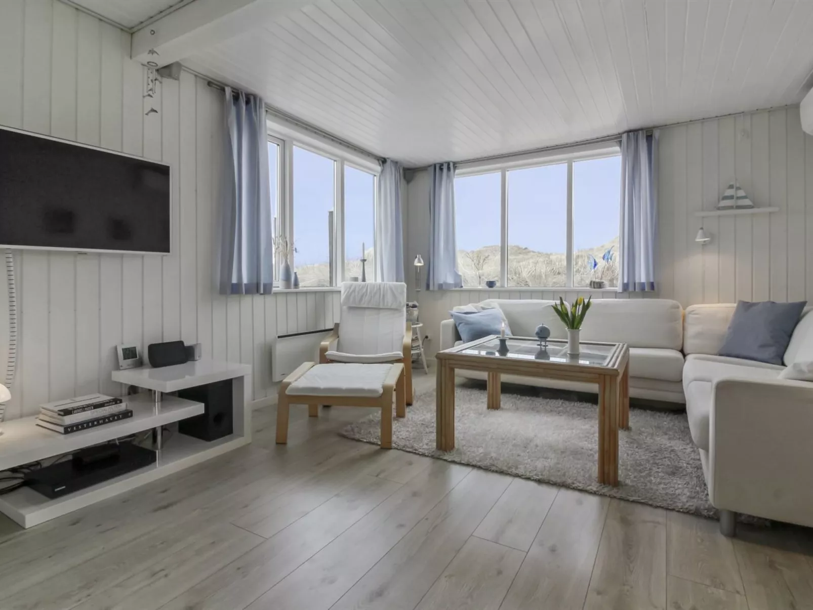 "Ingvild" - 150m from the sea-Inside