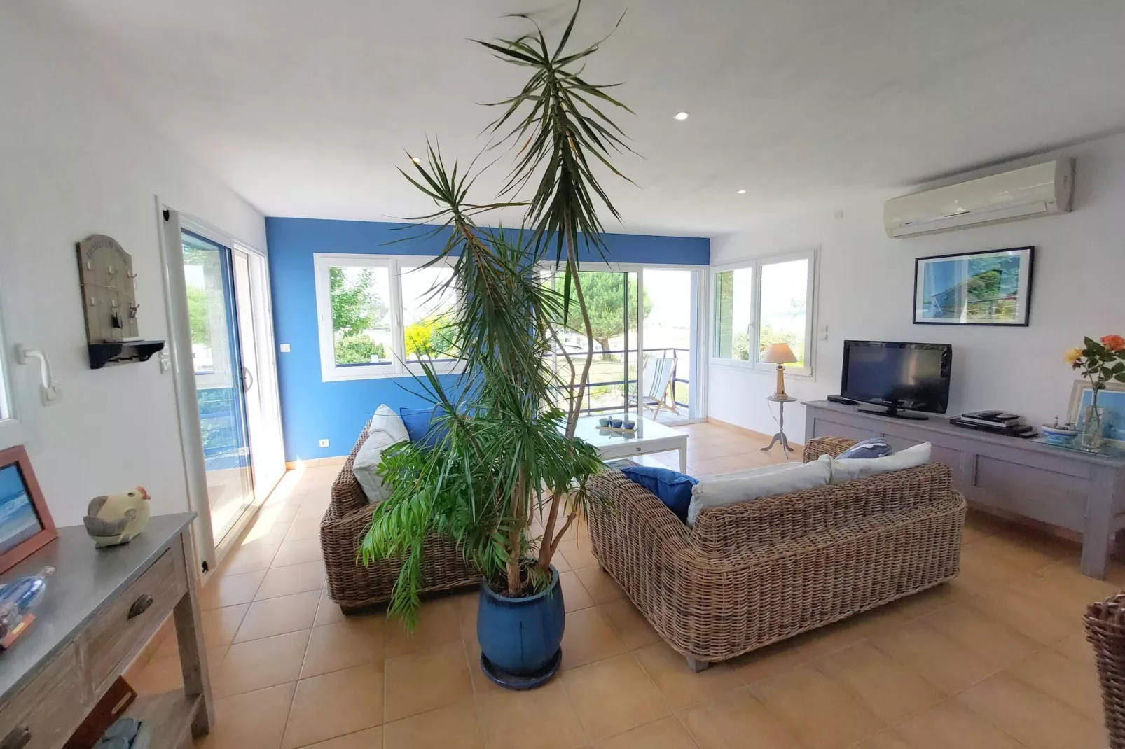 Panorama Meerblick Ferienhaus mit Dachterrasse Guissény-Salon