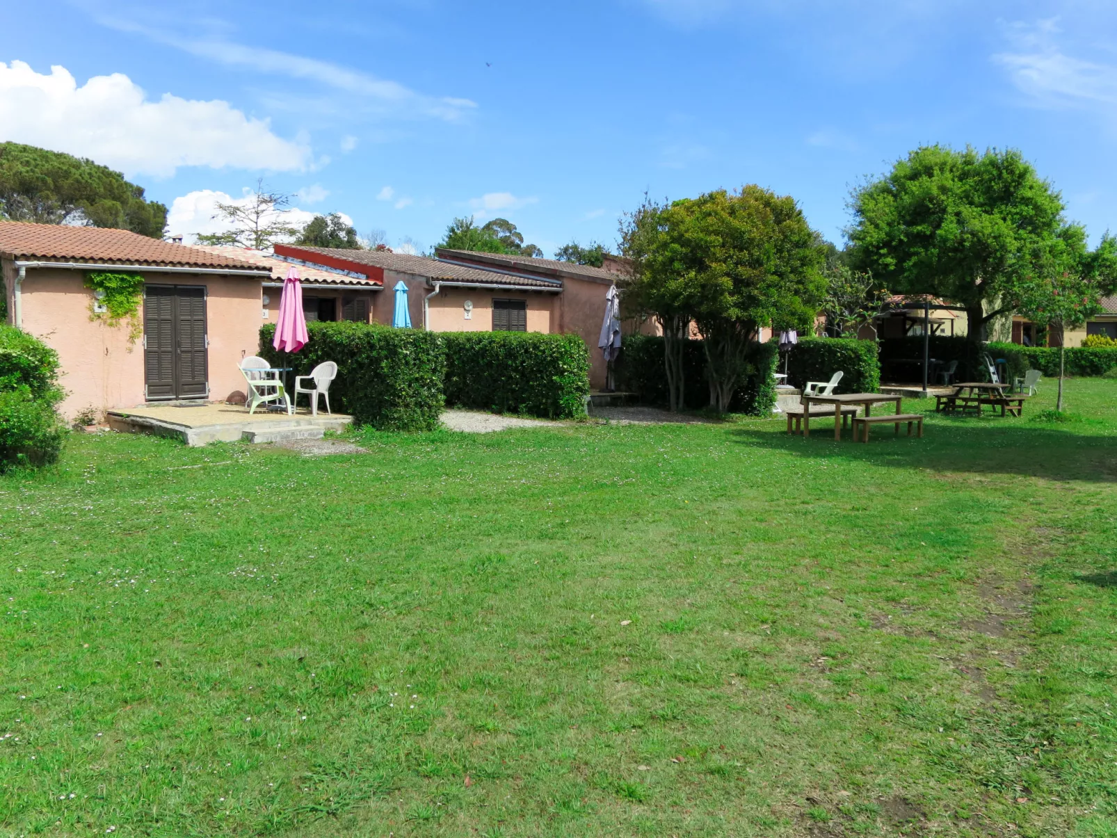 Club-Outside