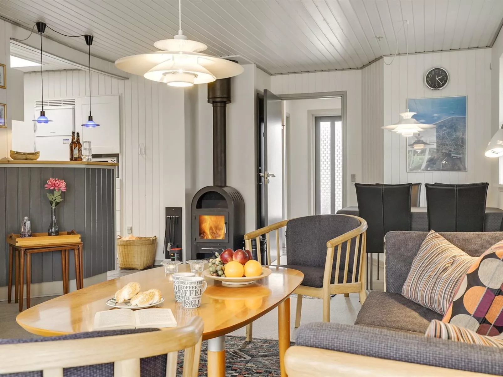 "Skakke" - 900m from the sea-Drinnen